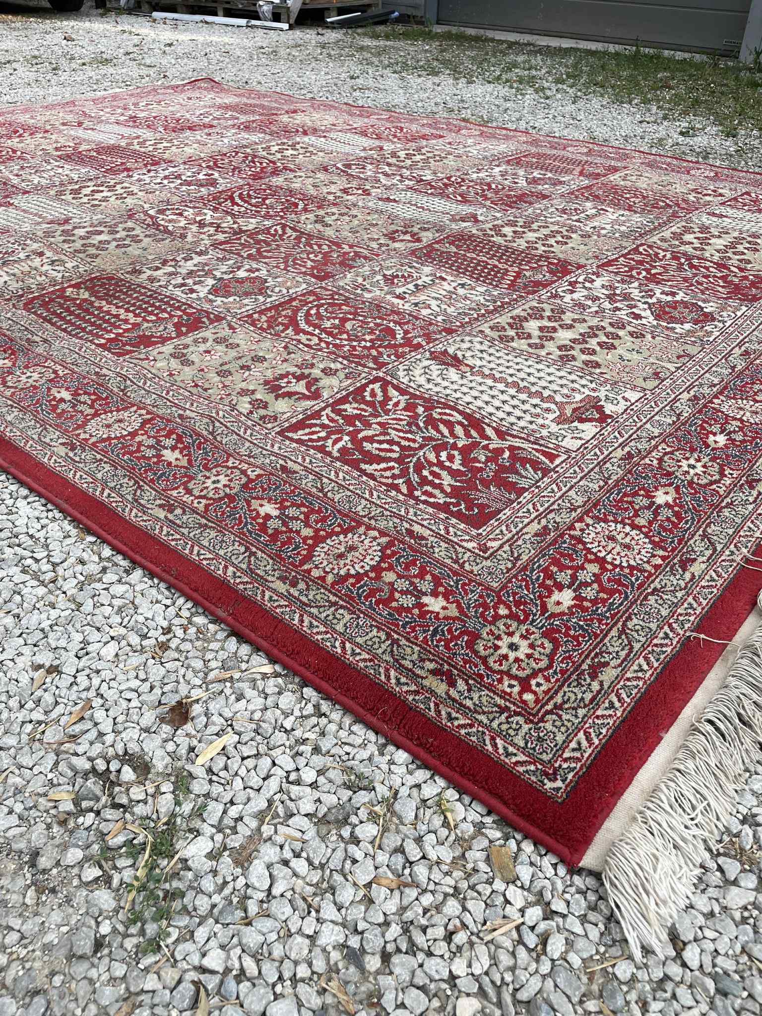 Très grand tapis oriental