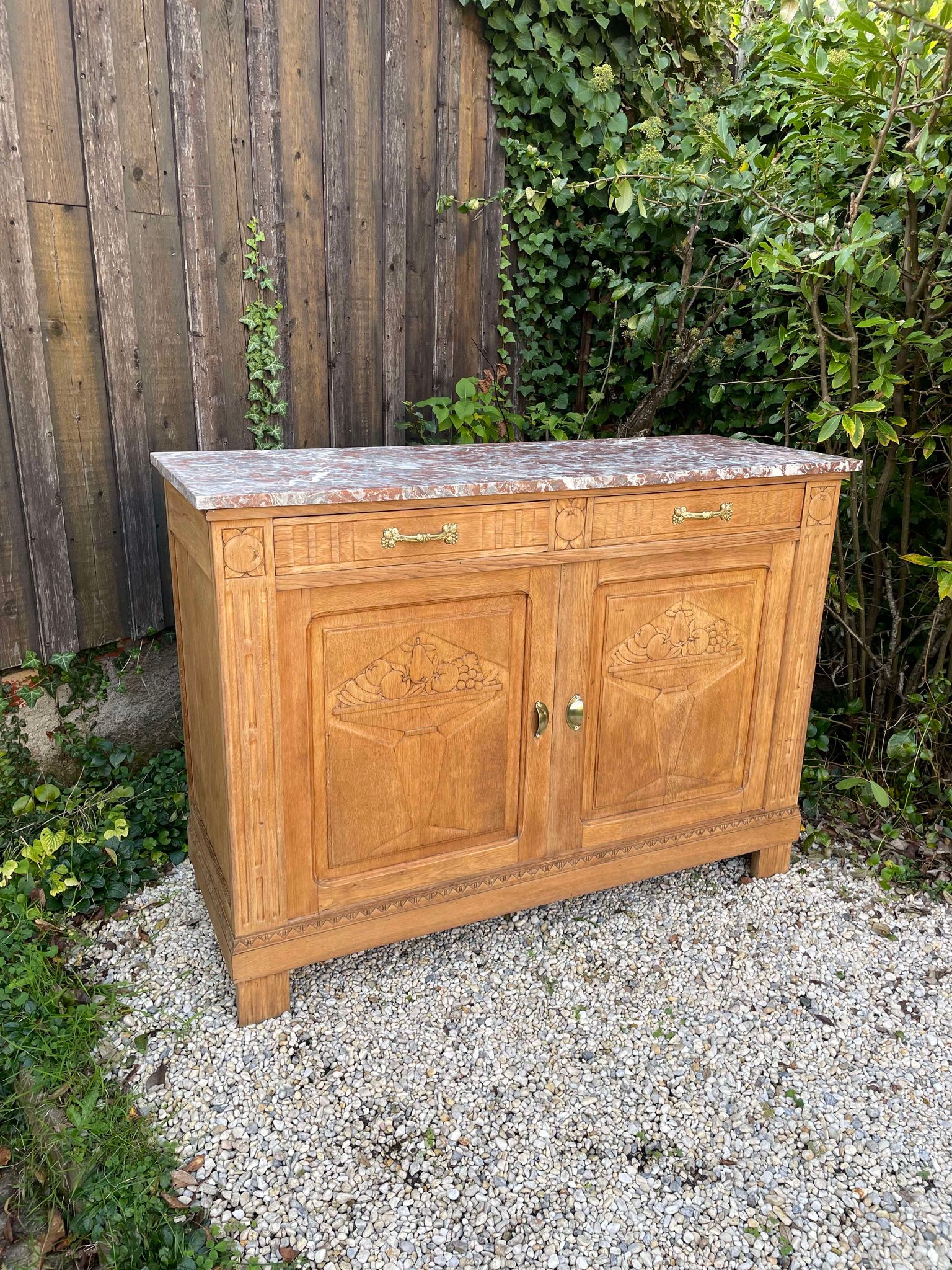 Buffet art déco en châtaignier