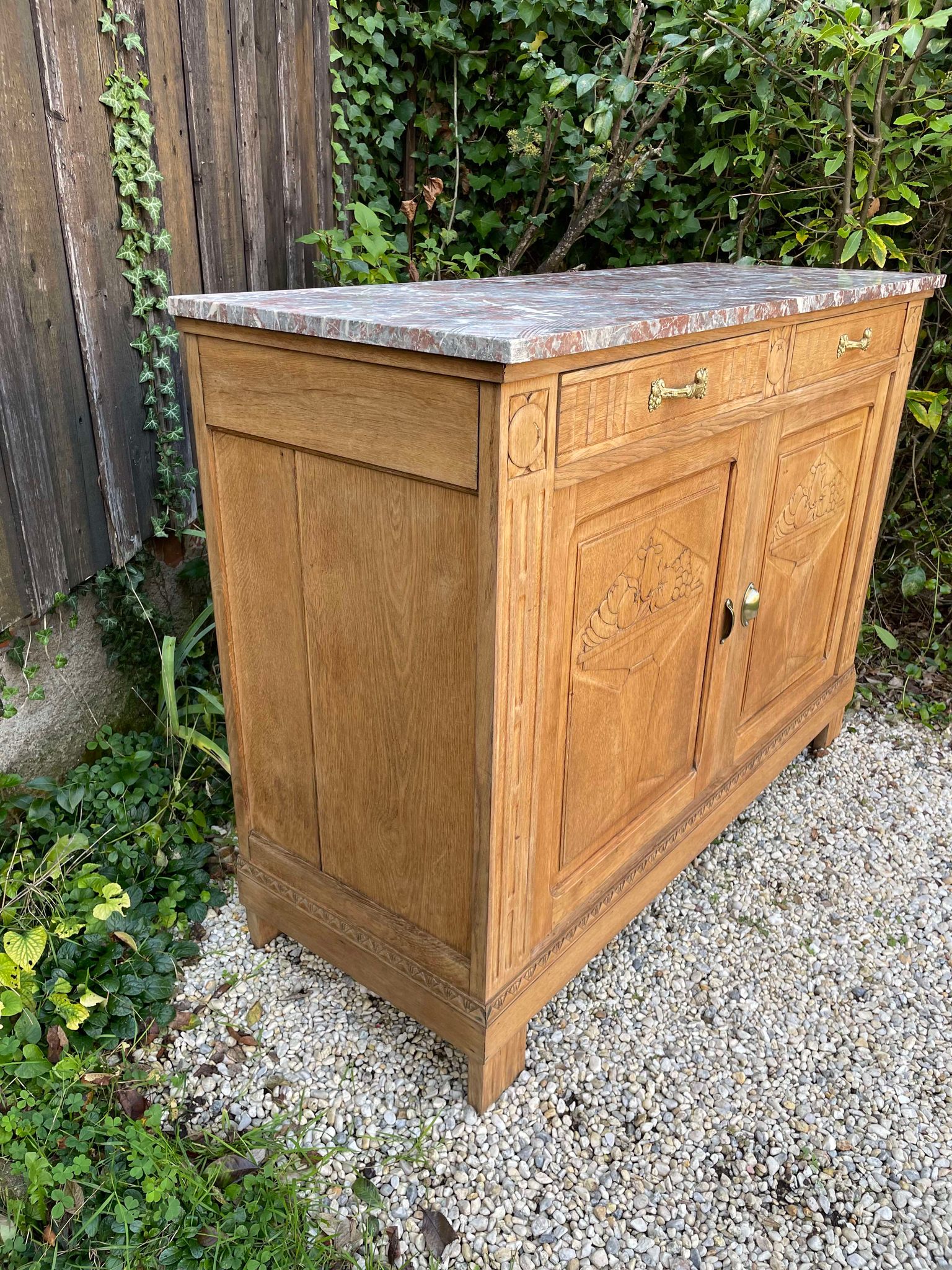 Buffet art déco en châtaignier