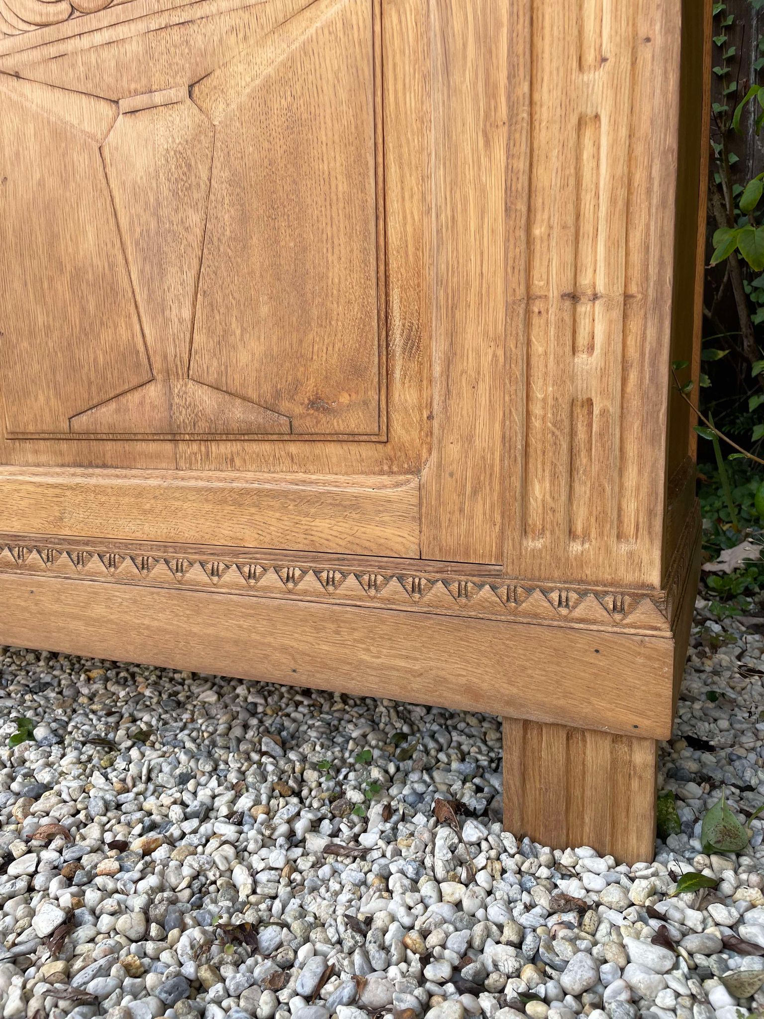 Buffet art déco en châtaignier