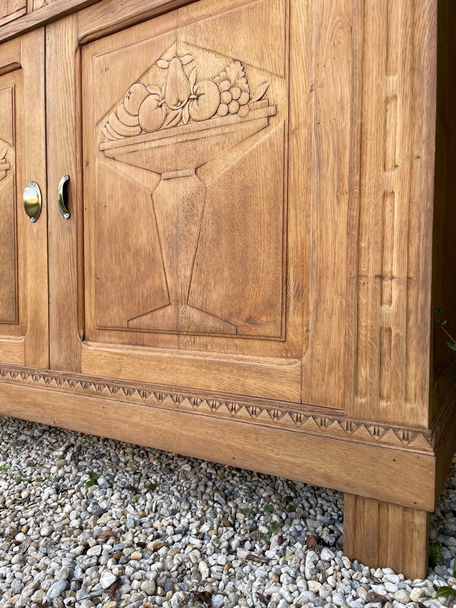 Buffet art déco en châtaignier