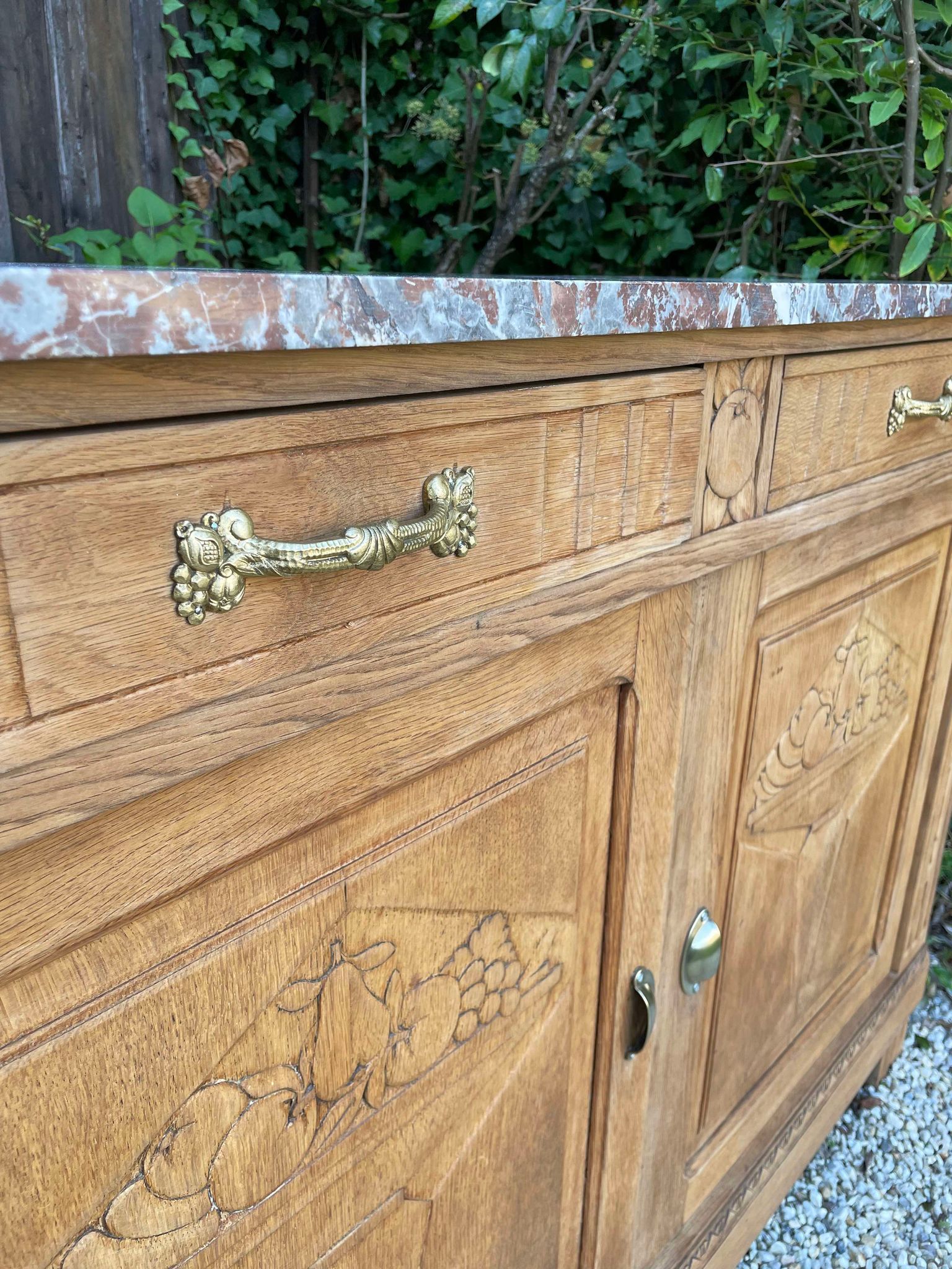Buffet art déco en châtaignier