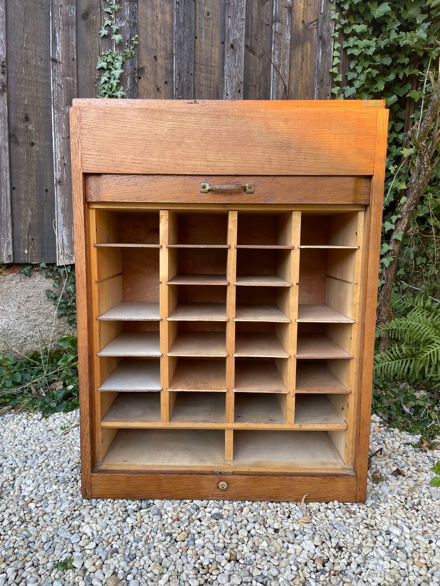 Ancien petit meuble classeur