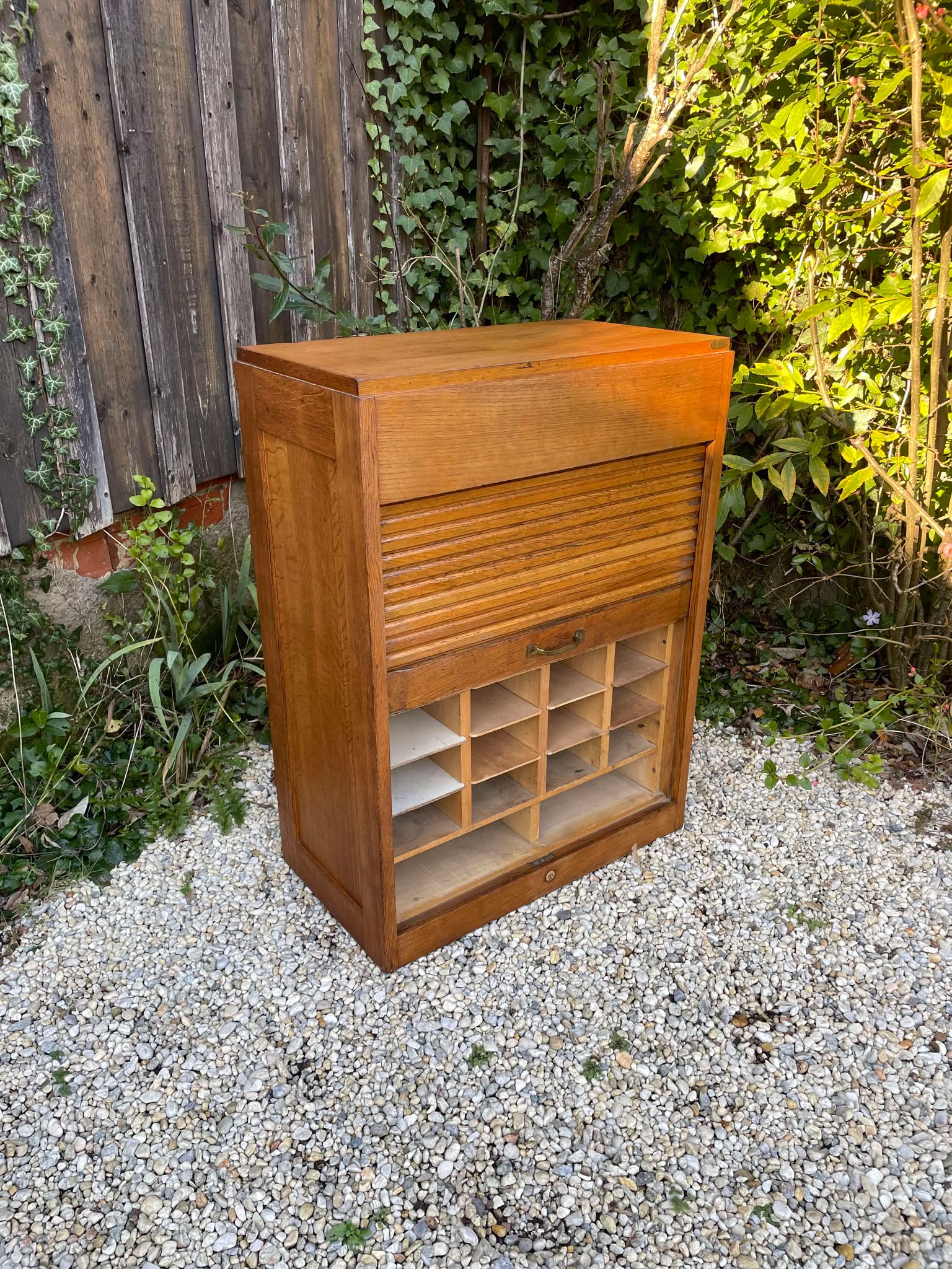 Ancien petit meuble classeur