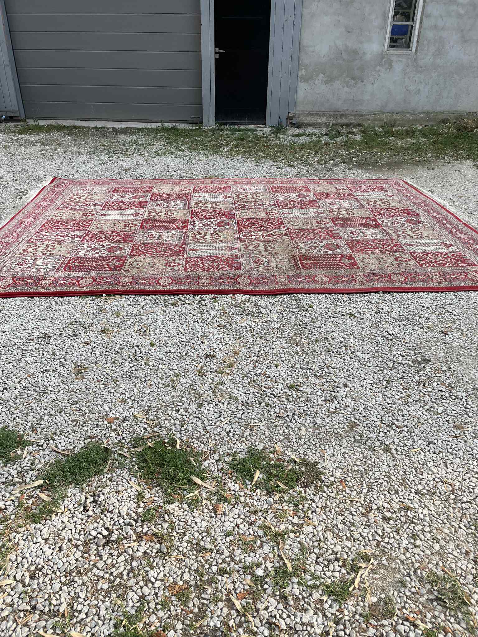 Très grand tapis oriental