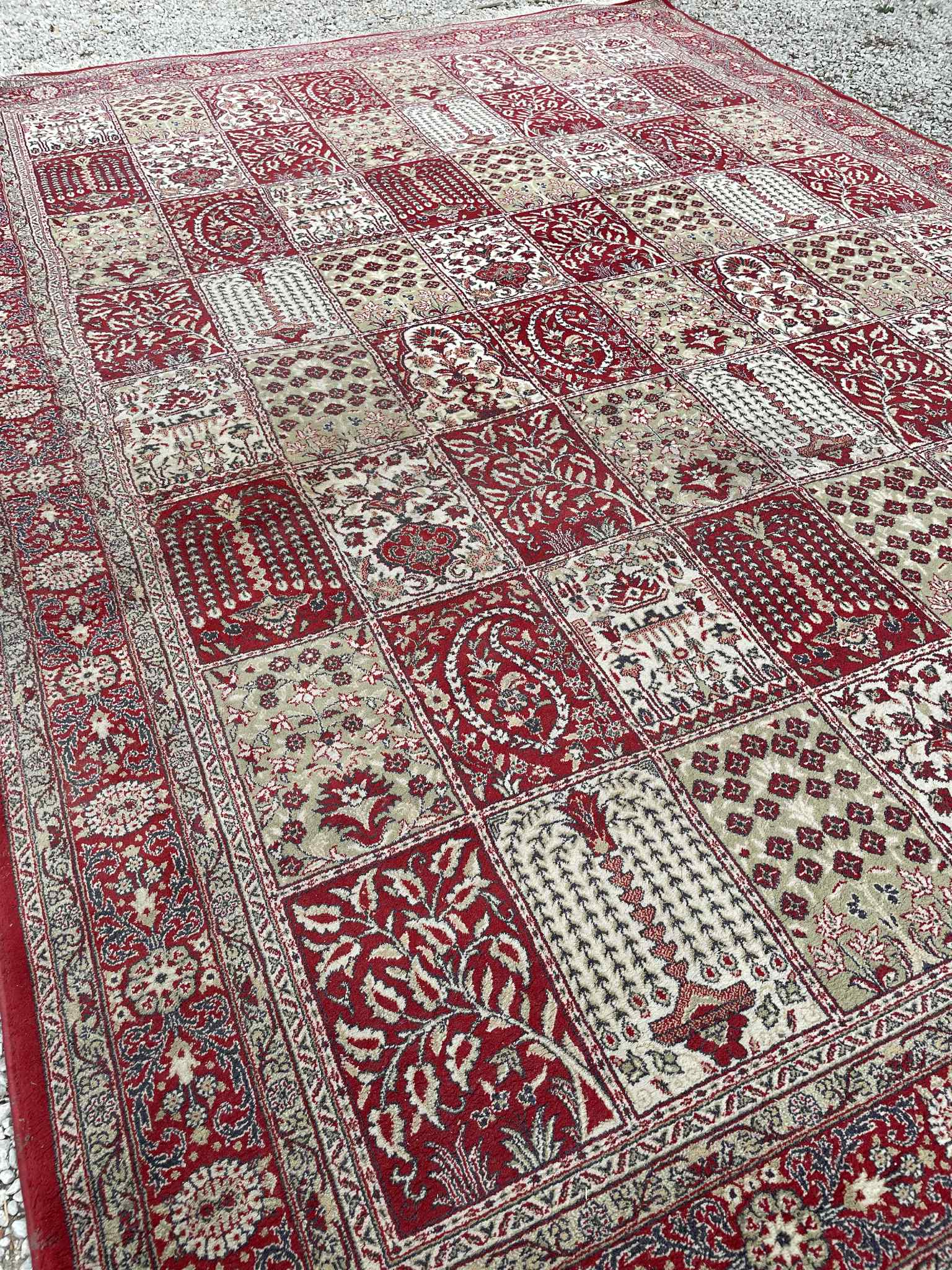 Très grand tapis oriental