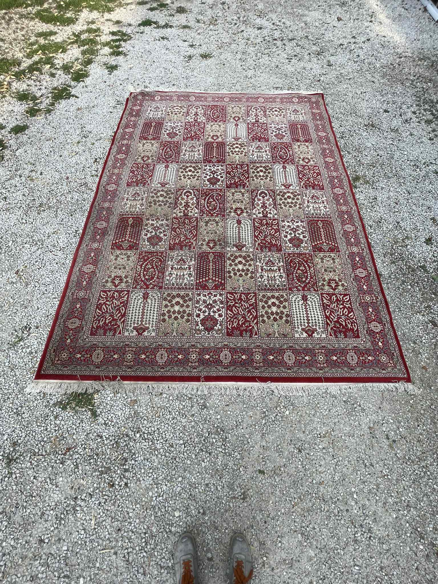 Très grand tapis oriental