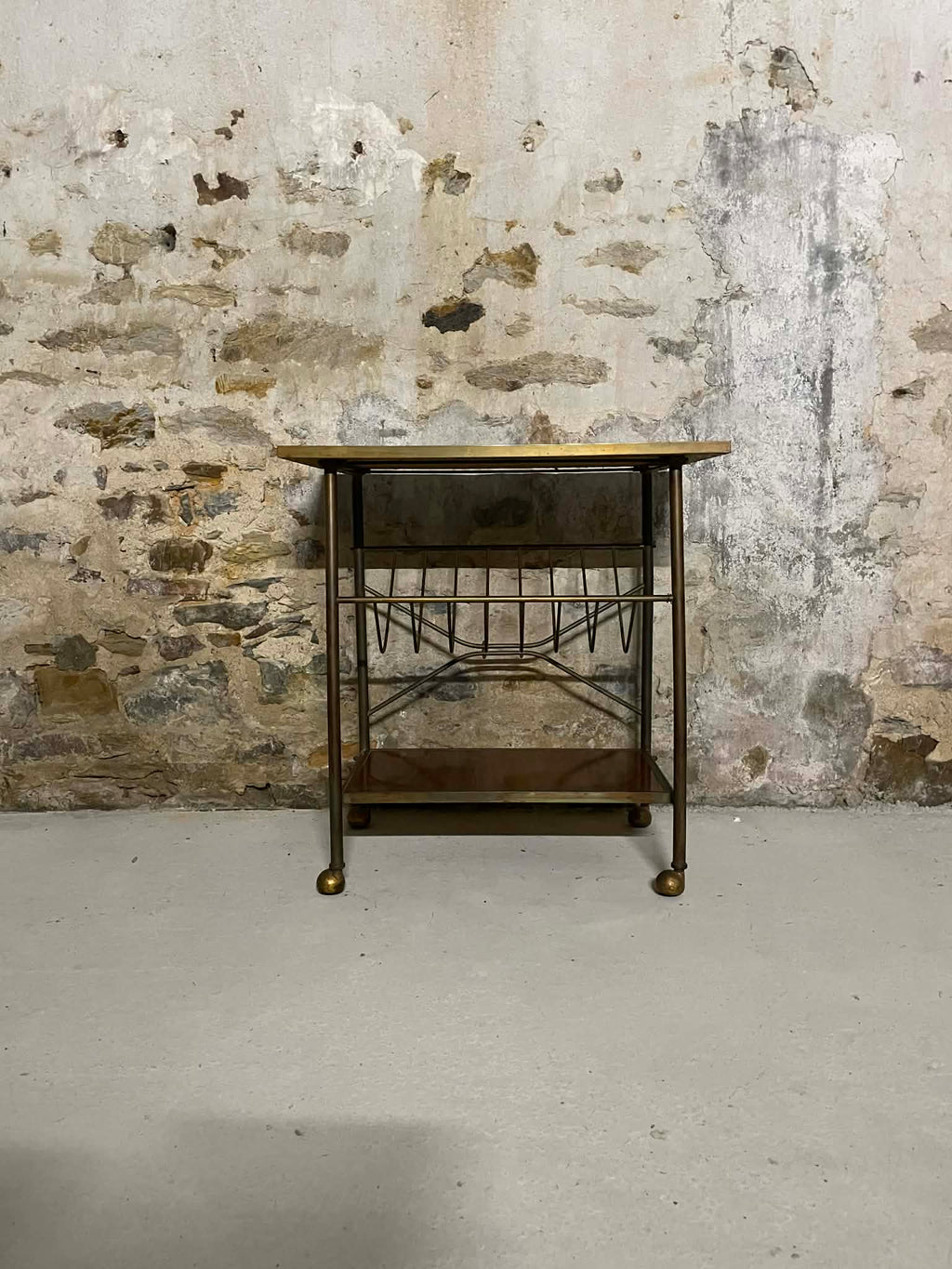 Table d’appoint vintage avec porte-revues/vinyles