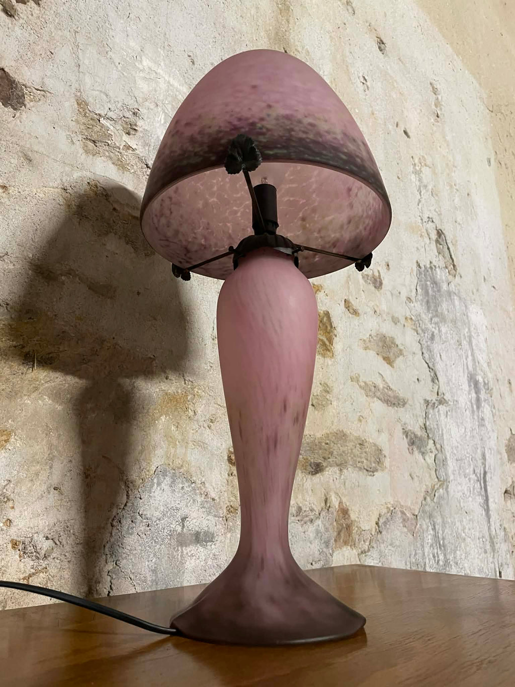 Lampe Le Verre Français en verre rose