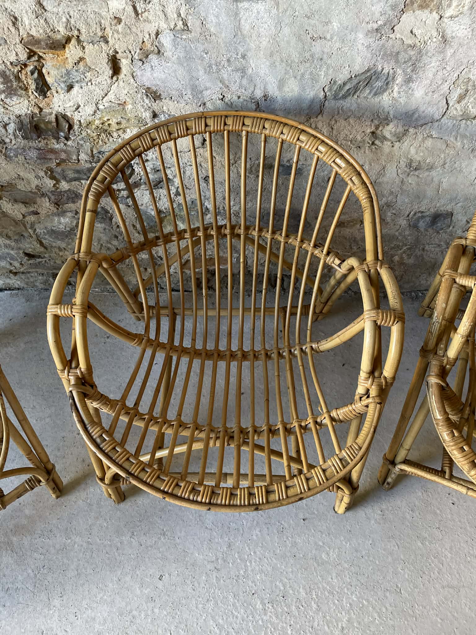 Fauteuil en osier vintage années 70