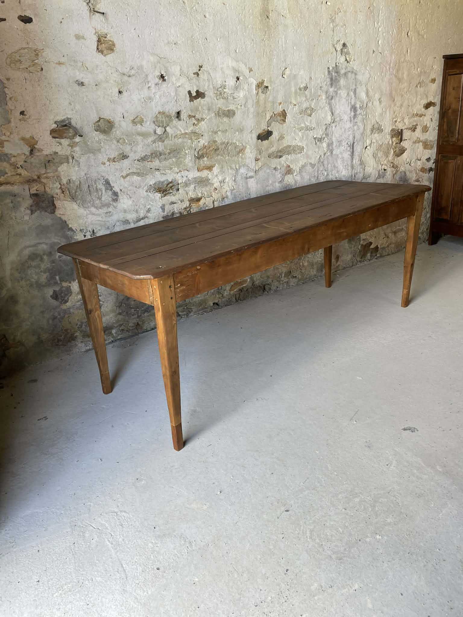 Table ancienne en bois pieds fuseaux