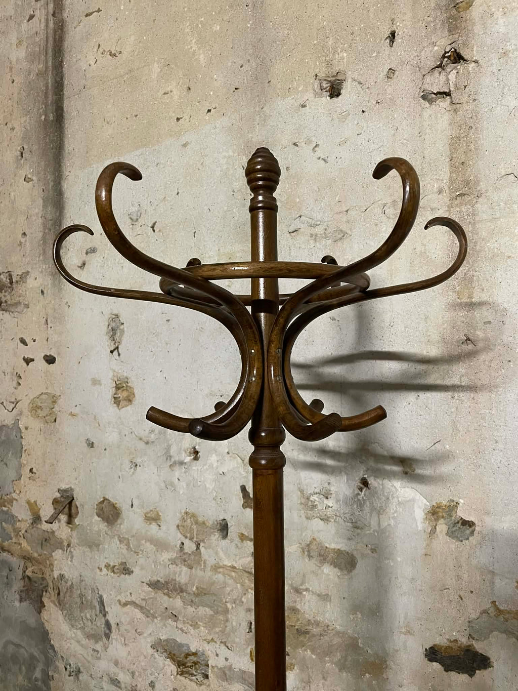 Porte-manteau bois cintré style bistrot Thonet