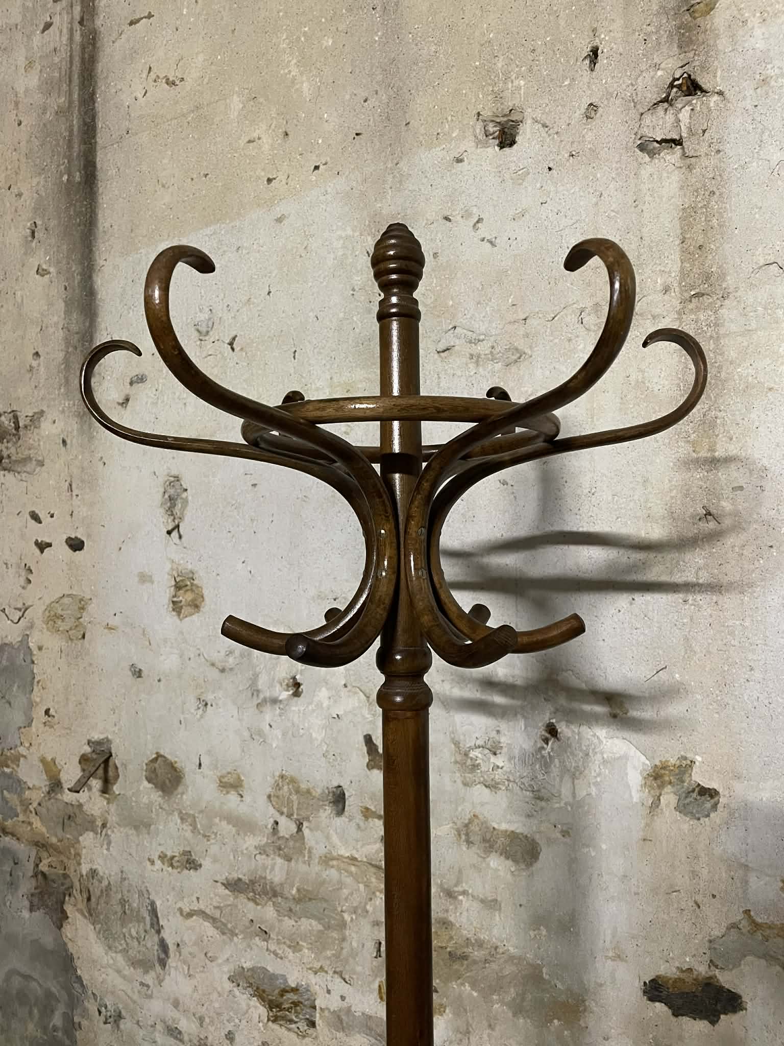 Porte-manteau bois cintré style bistrot Thonet