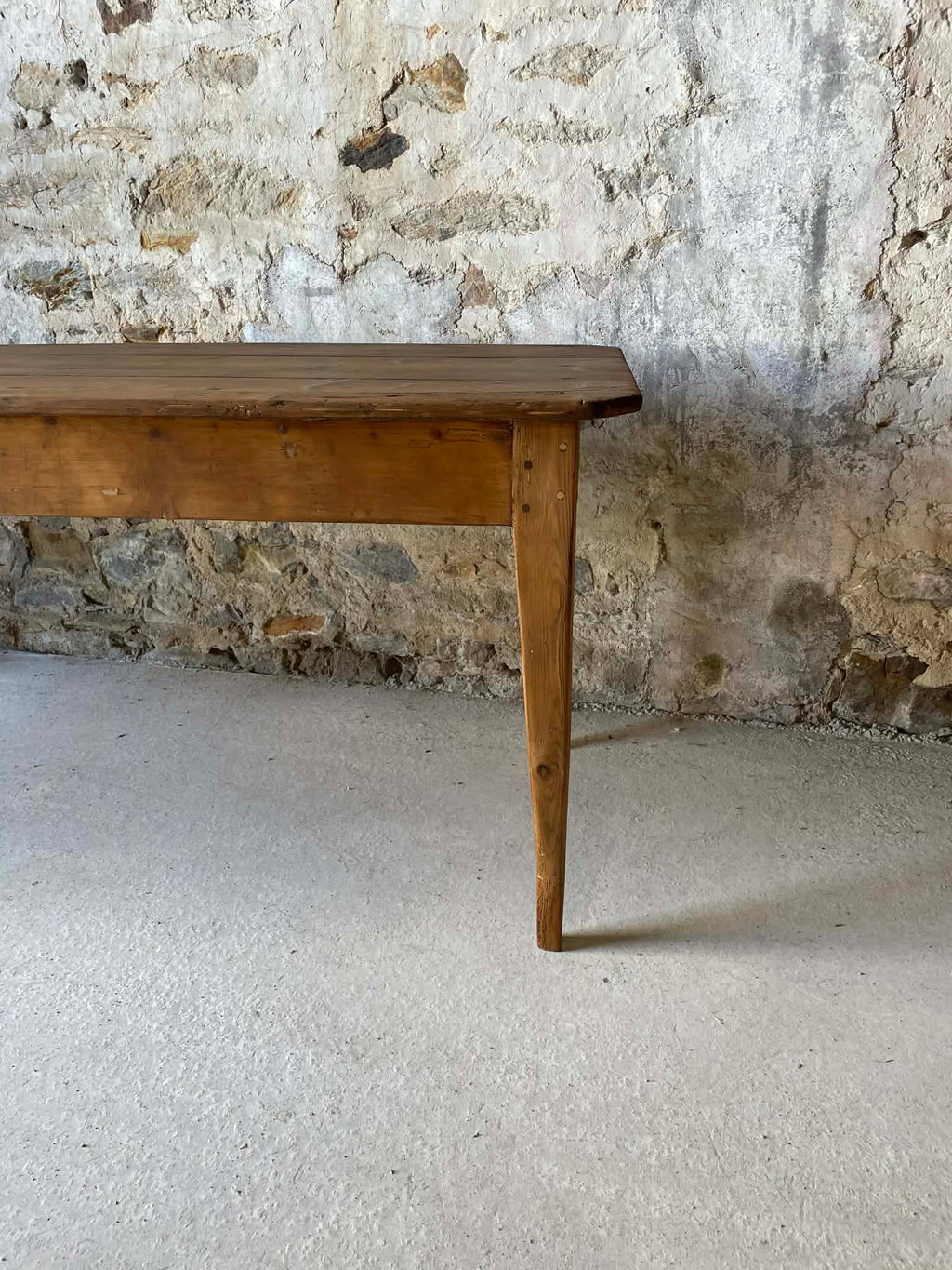 Table ancienne en bois pieds fuseaux