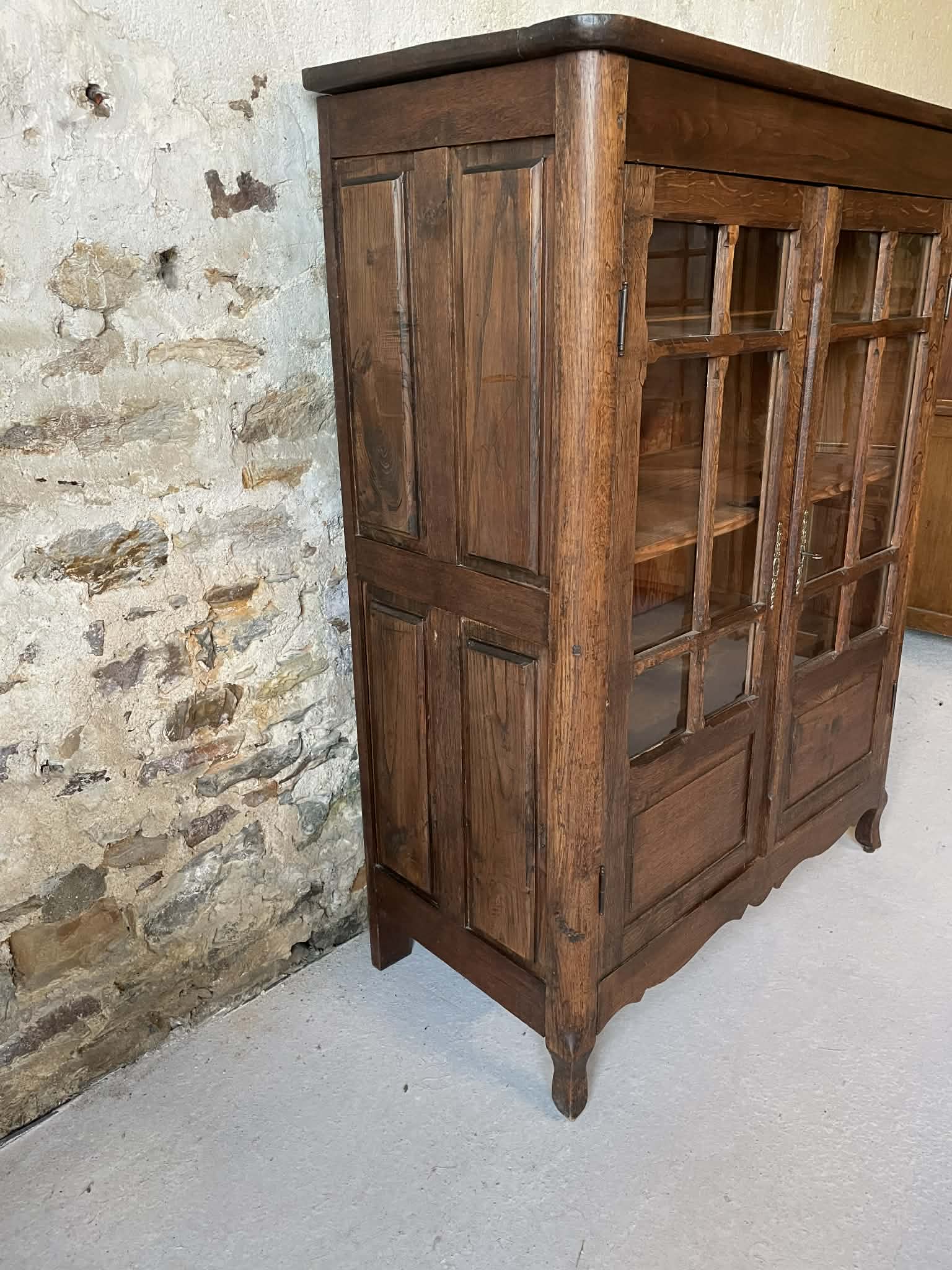 Vitrine ancienne en chêne
