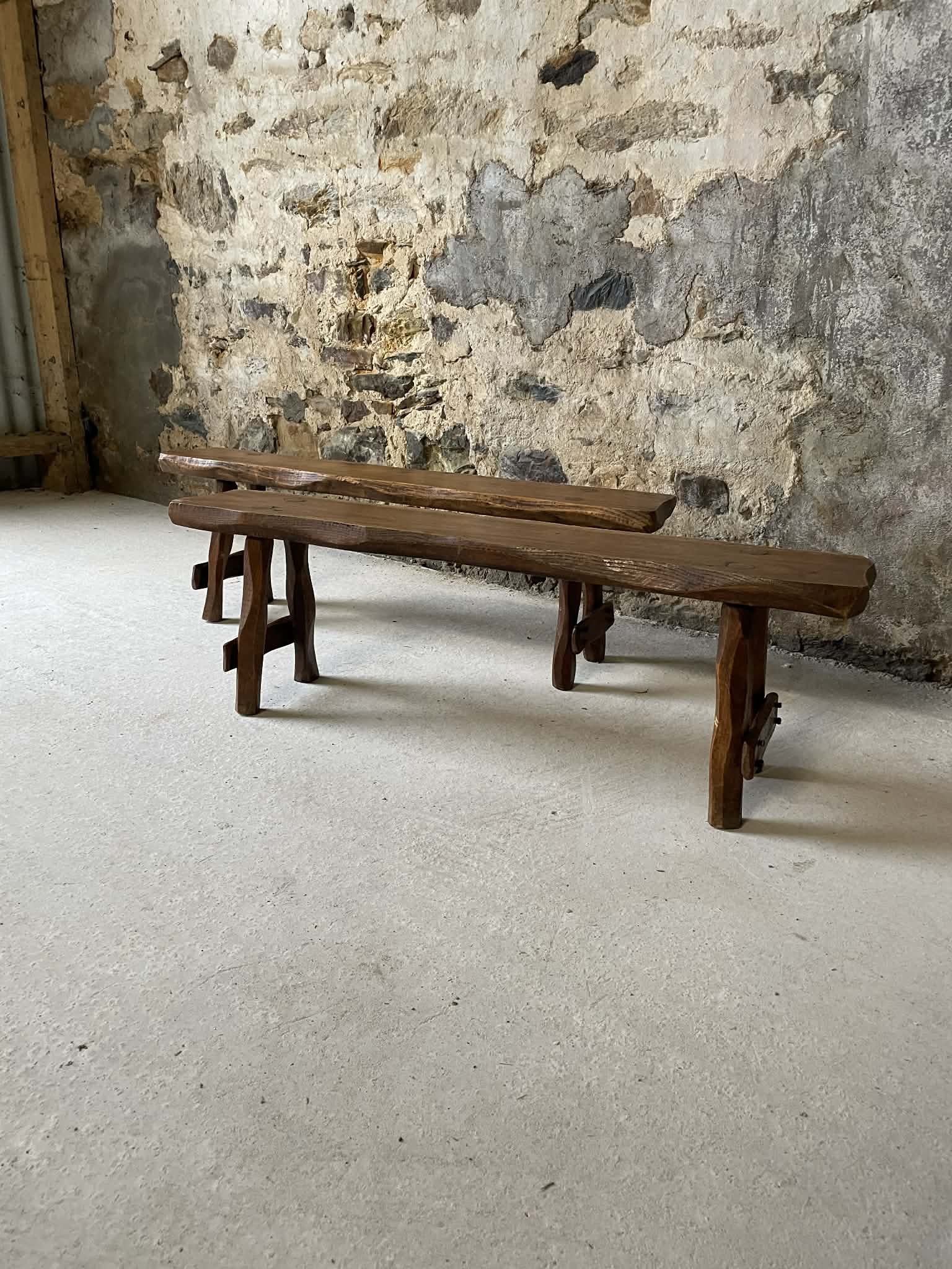Lot de petits bancs rustiques en chêne massif