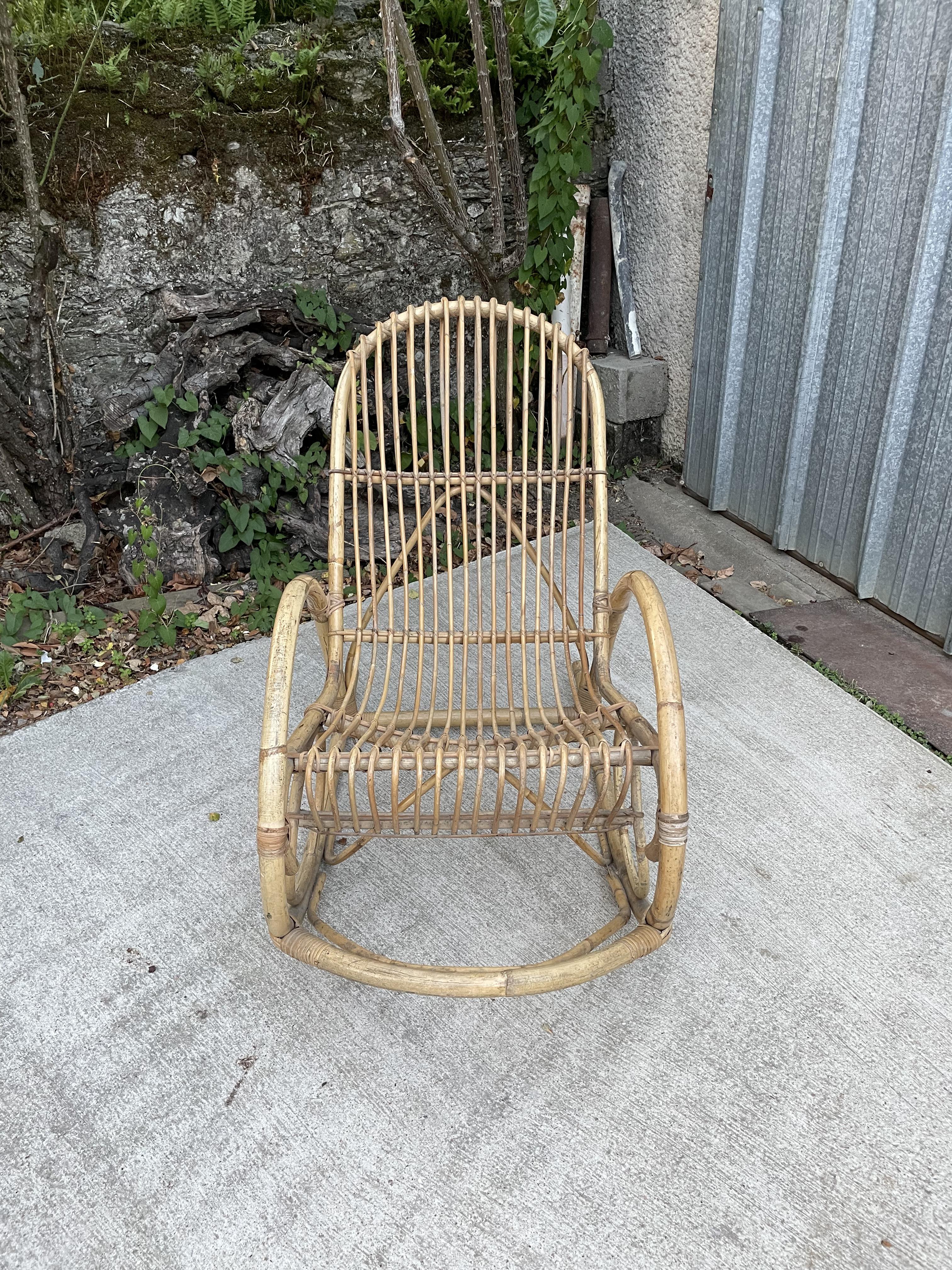 Rocking chair en rotin