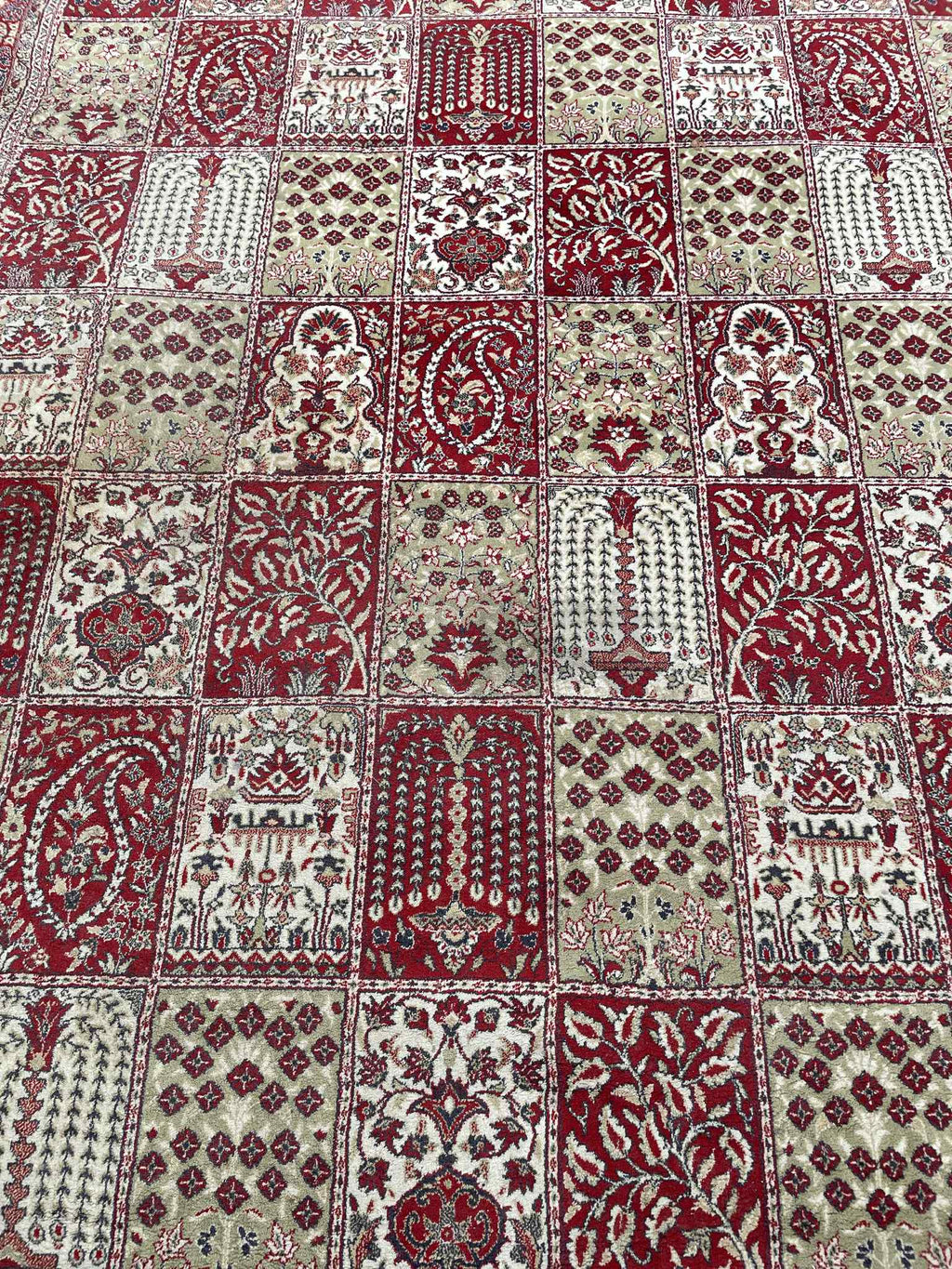 Très grand tapis oriental