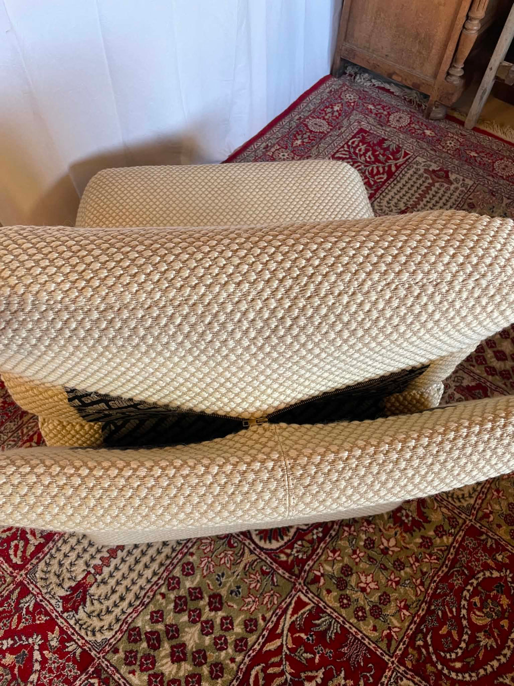 Chauffeuse vintage Swann en tissu beige texturé