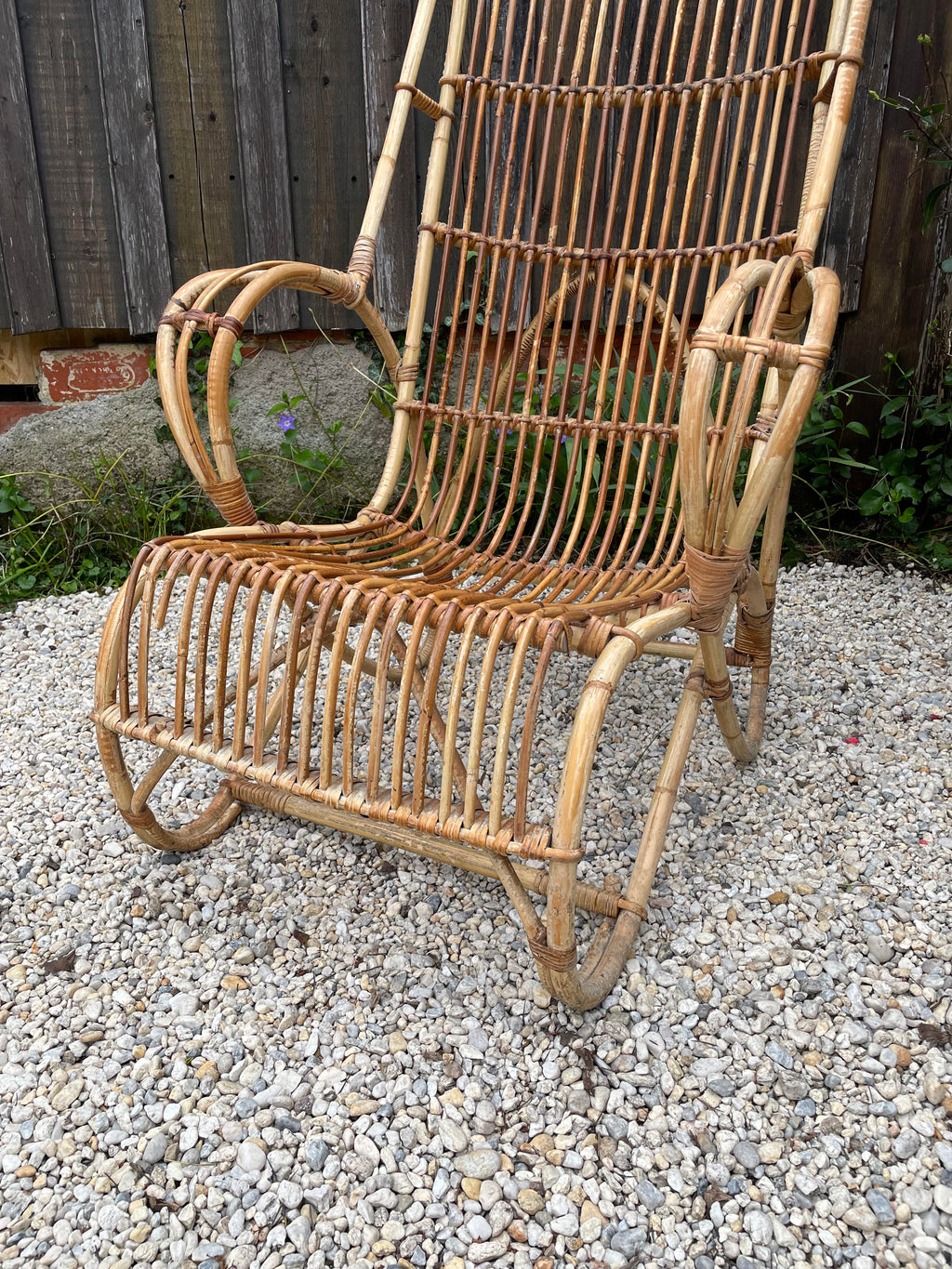 Grand fauteuil en rotin