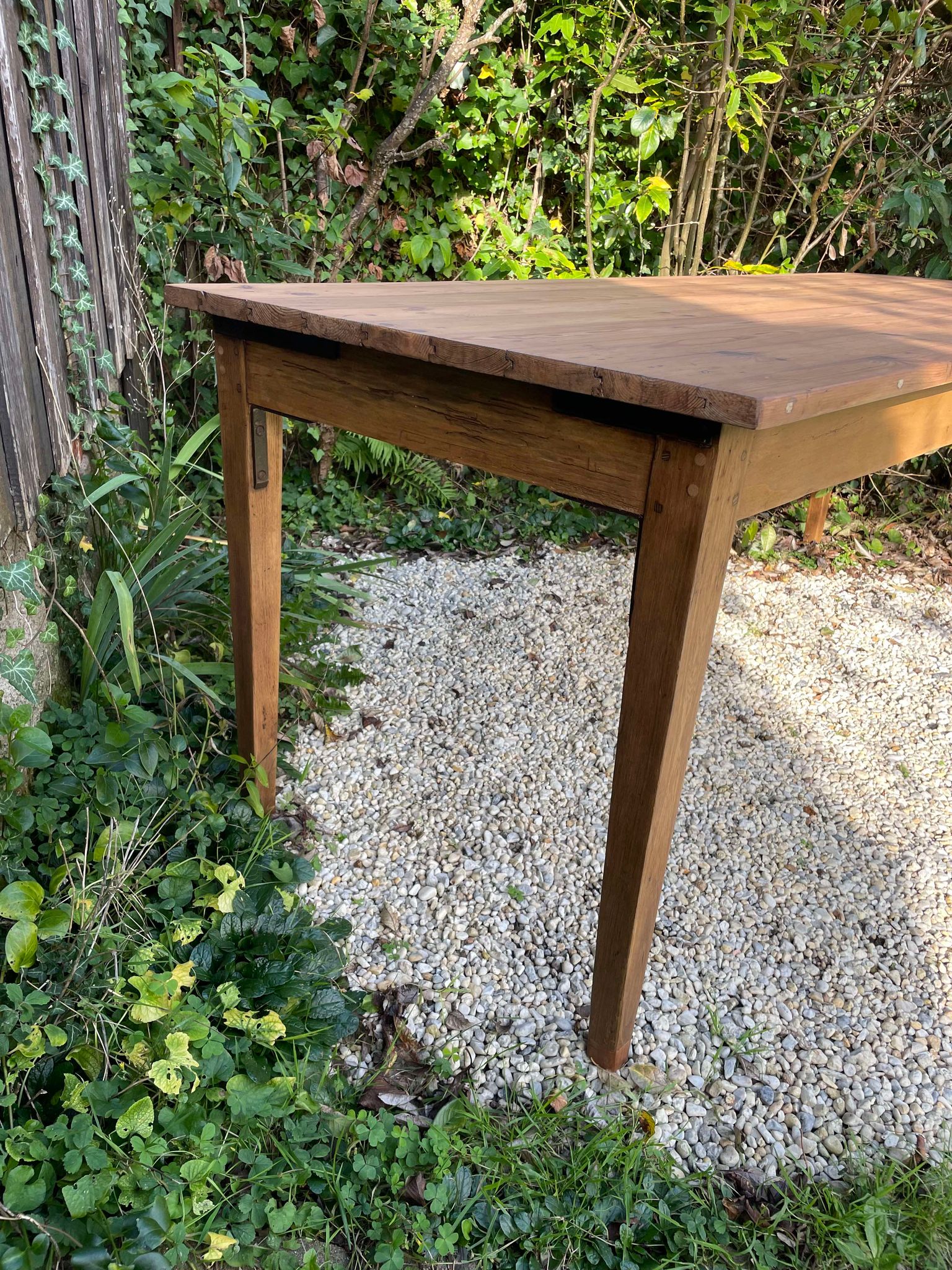 Grande table de ferme pieds fuseaux