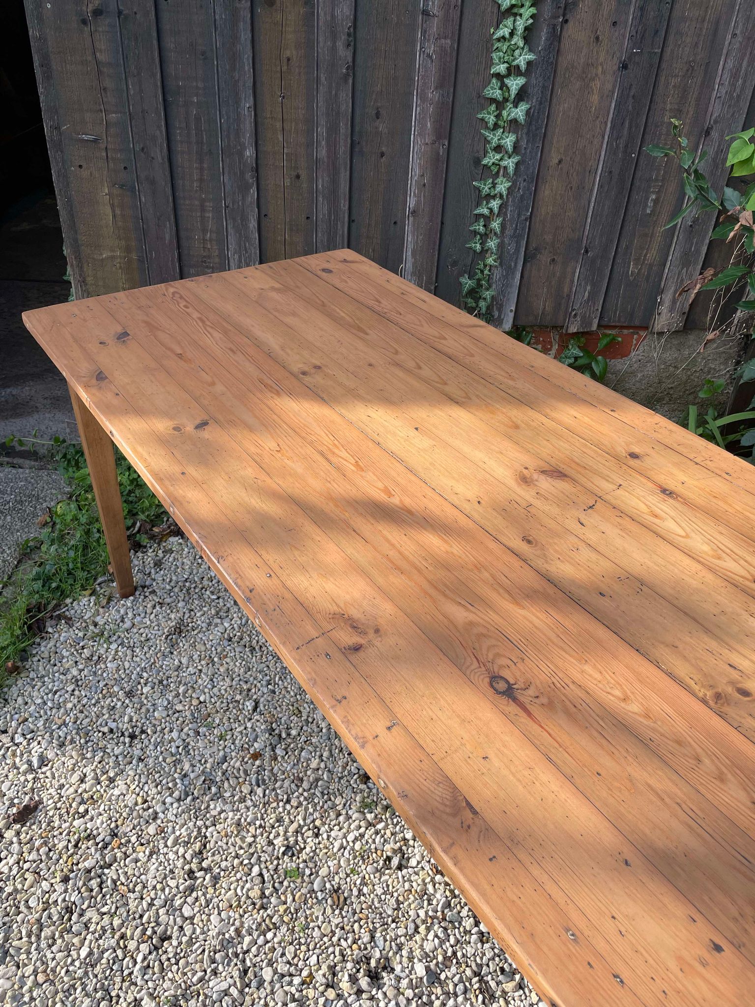 Grande table de ferme pieds fuseaux