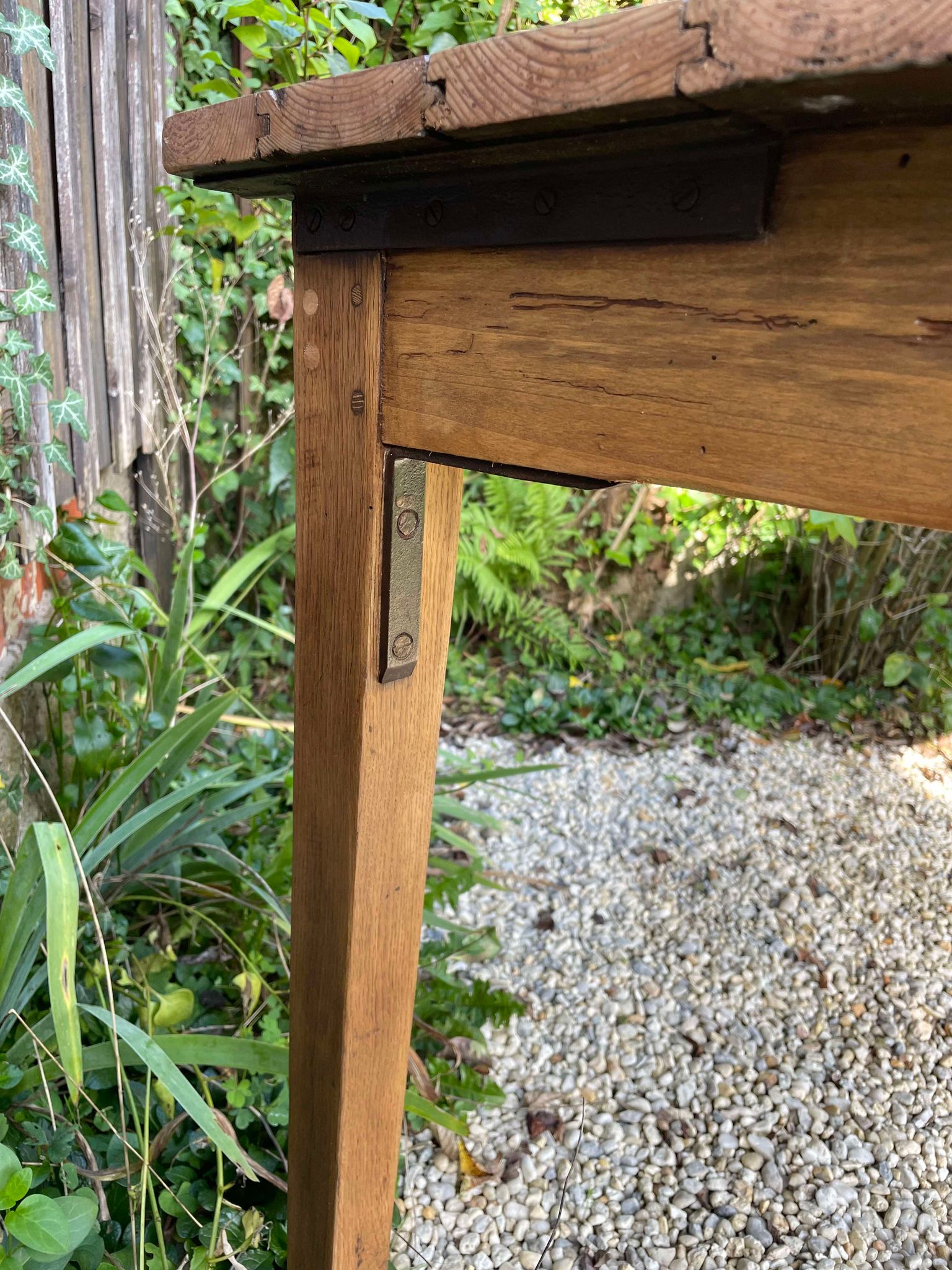 Grande table de ferme pieds fuseaux