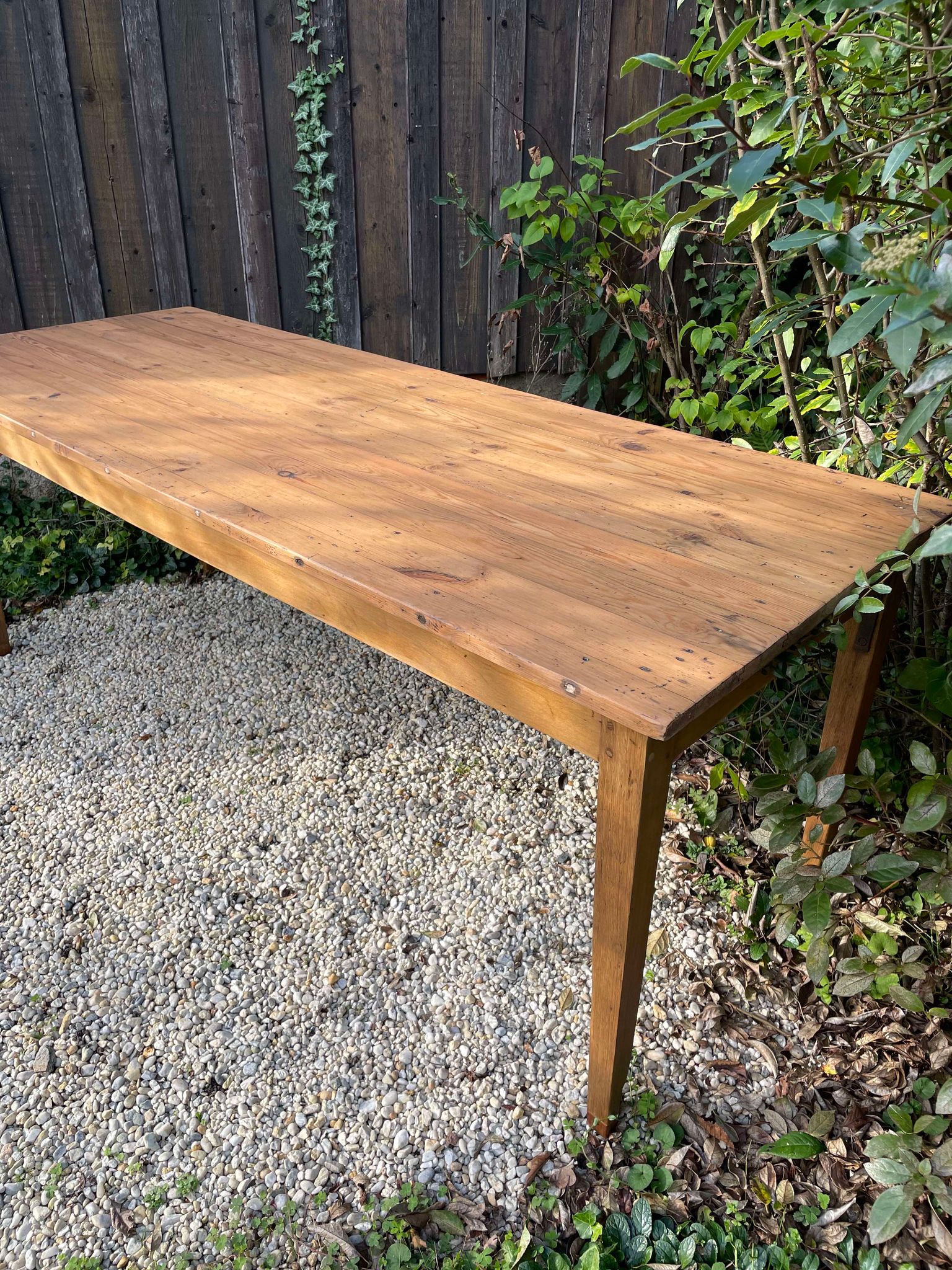 Grande table de ferme pieds fuseaux