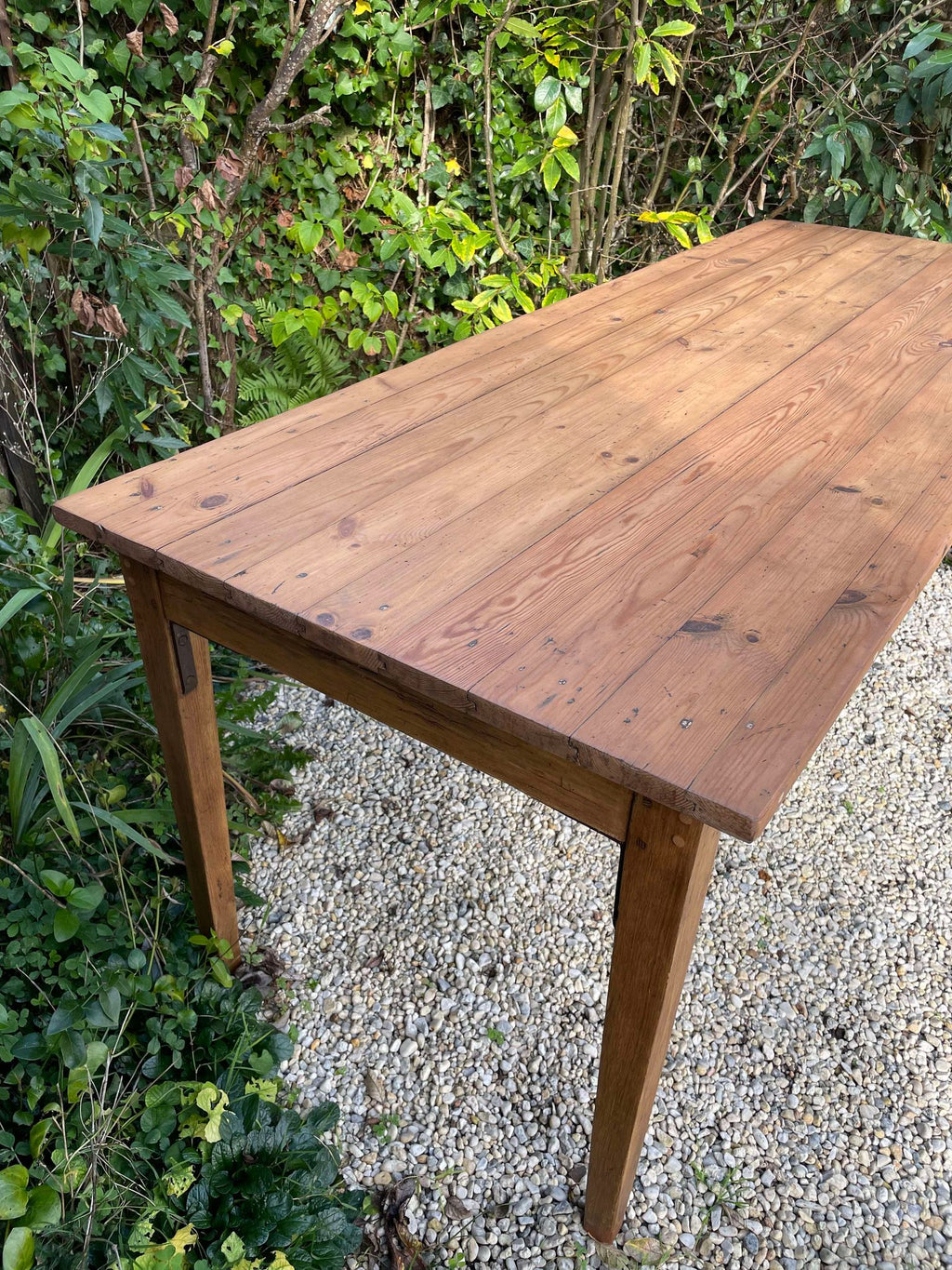 Grande table de ferme pieds fuseaux