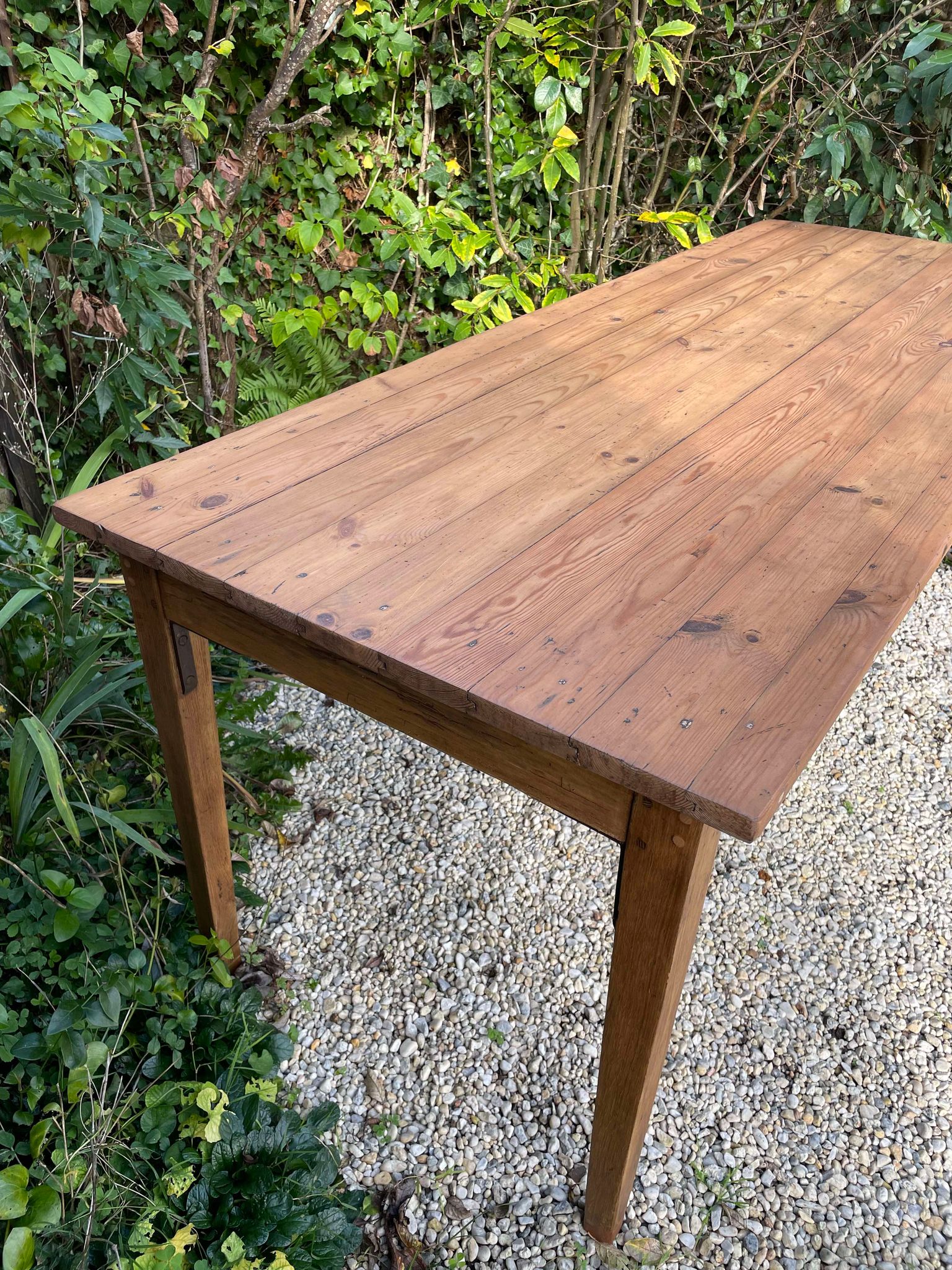 Grande table de ferme pieds fuseaux