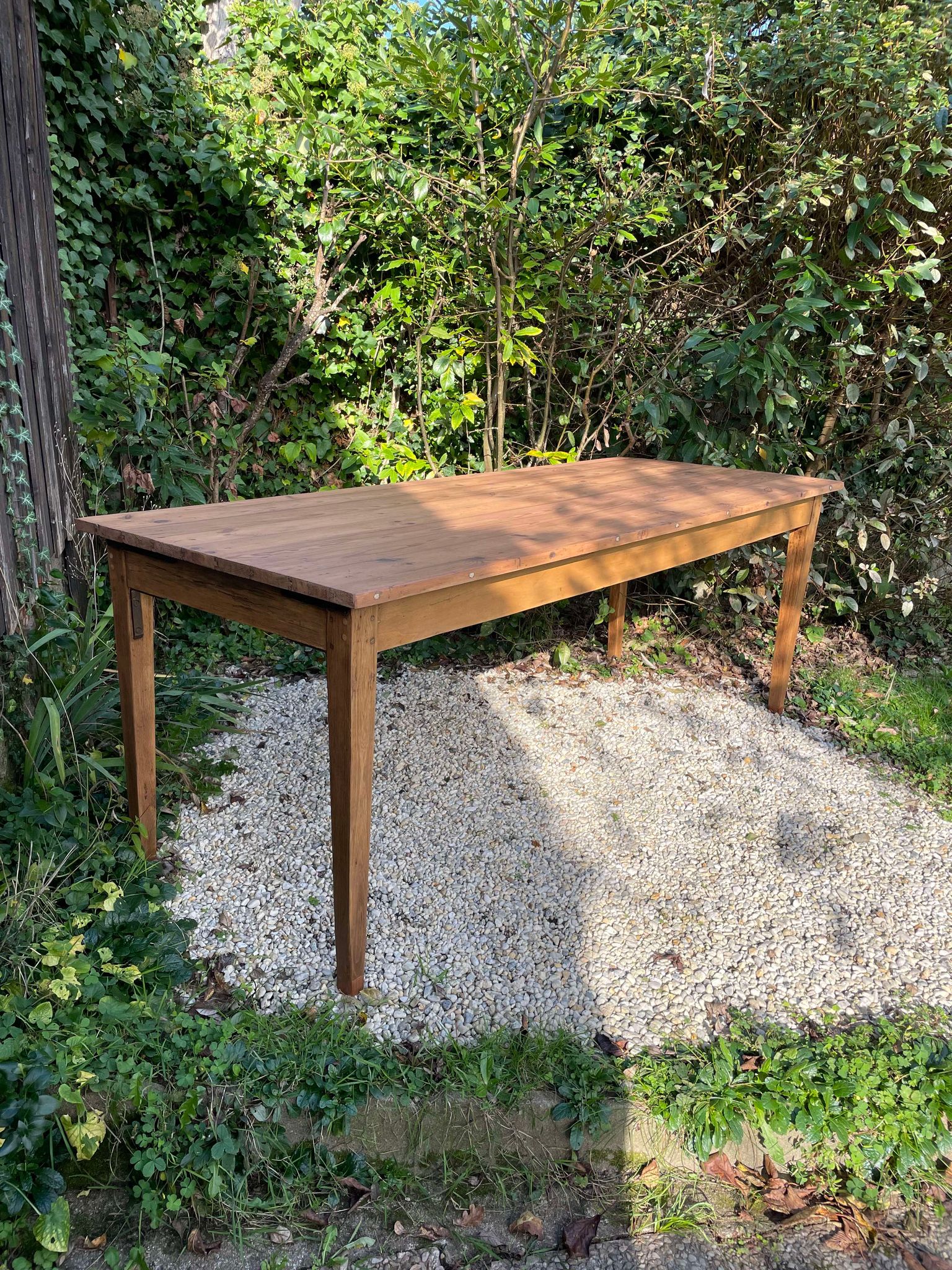 Grande table de ferme pieds fuseaux