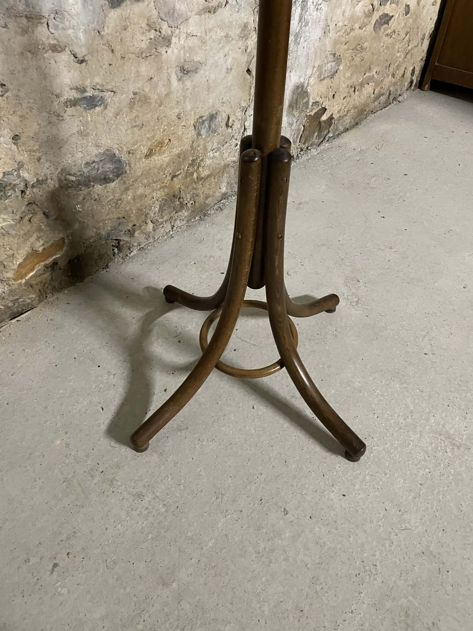 Porte-manteau bois cintré style bistrot Thonet