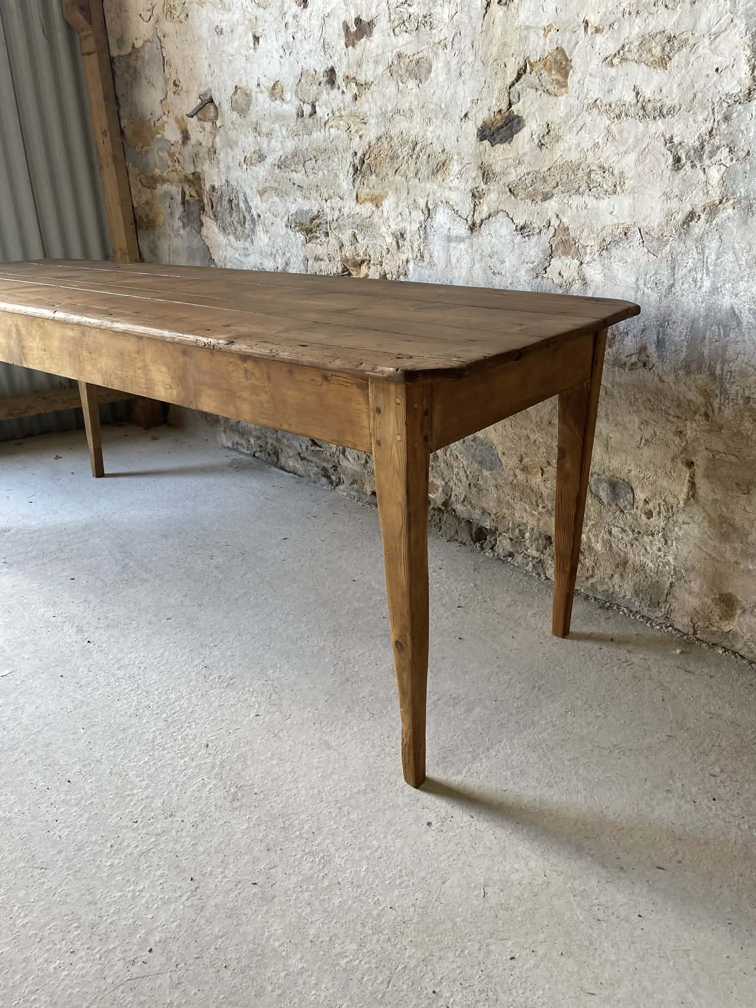 Table ancienne en bois pieds fuseaux
