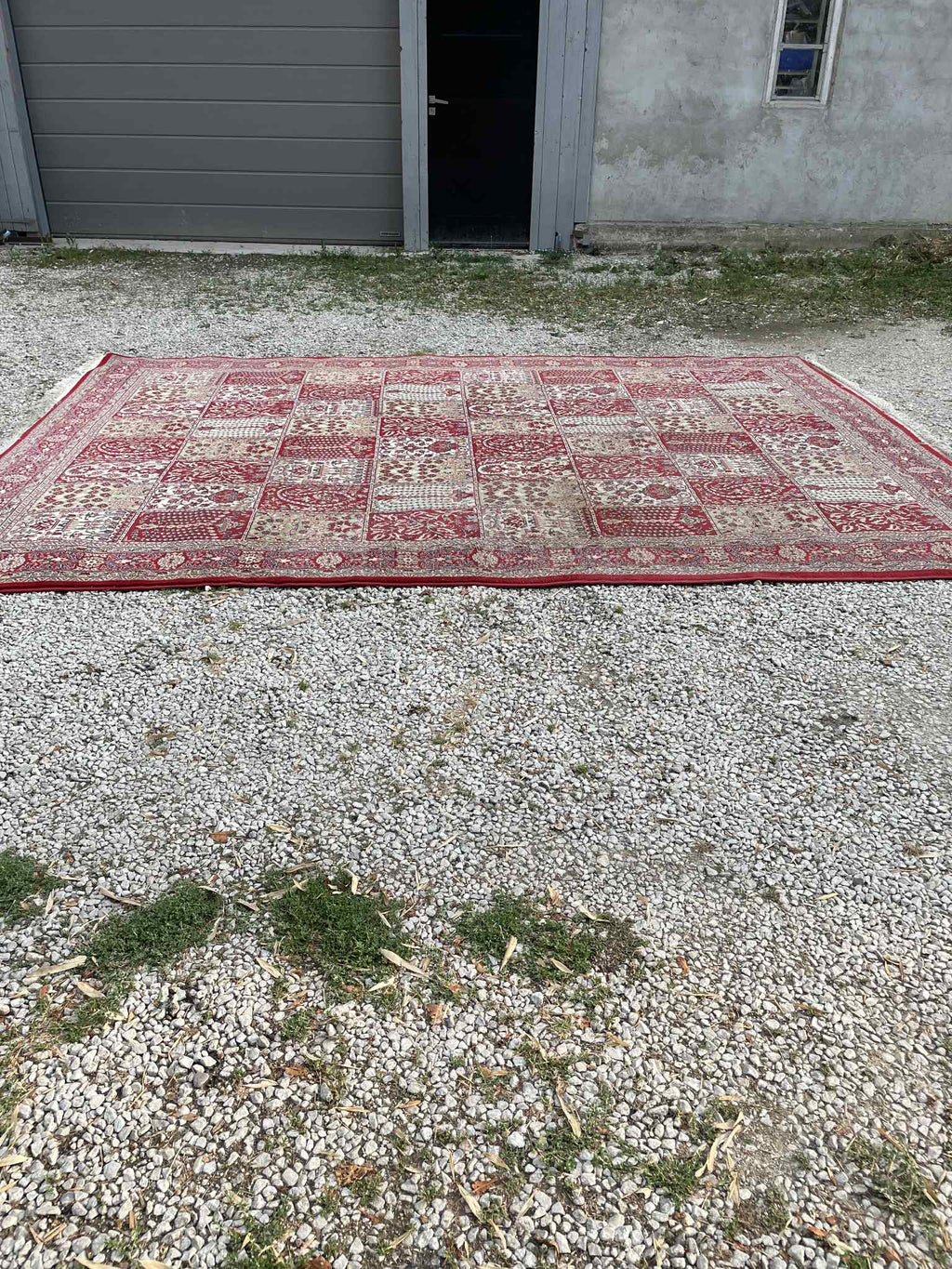 Très grand tapis oriental