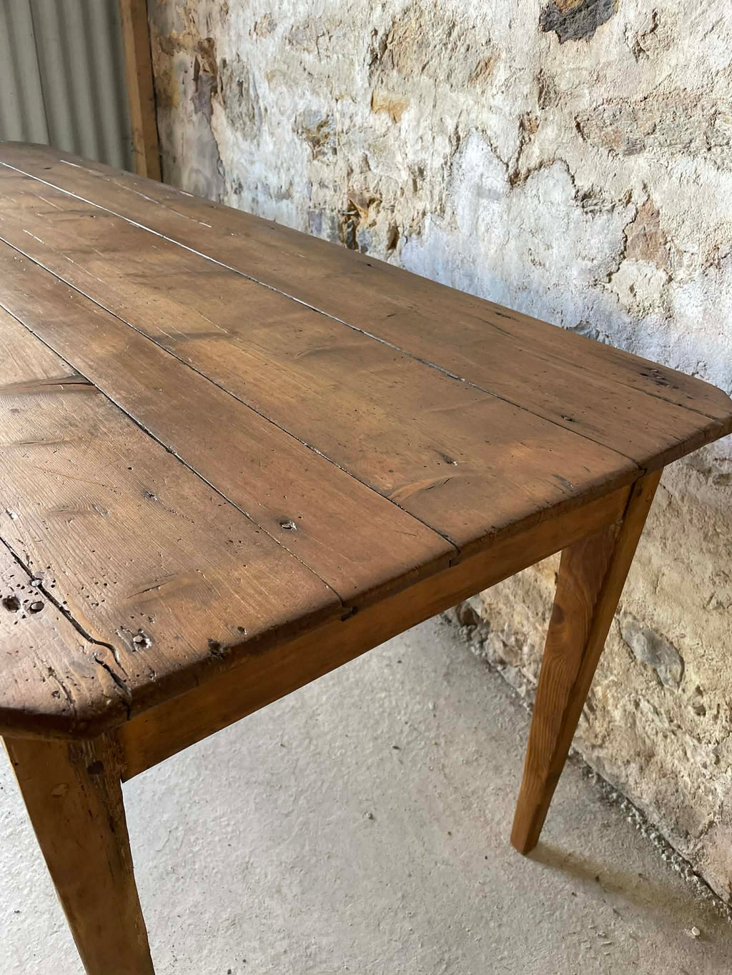 Table ancienne en bois pieds fuseaux