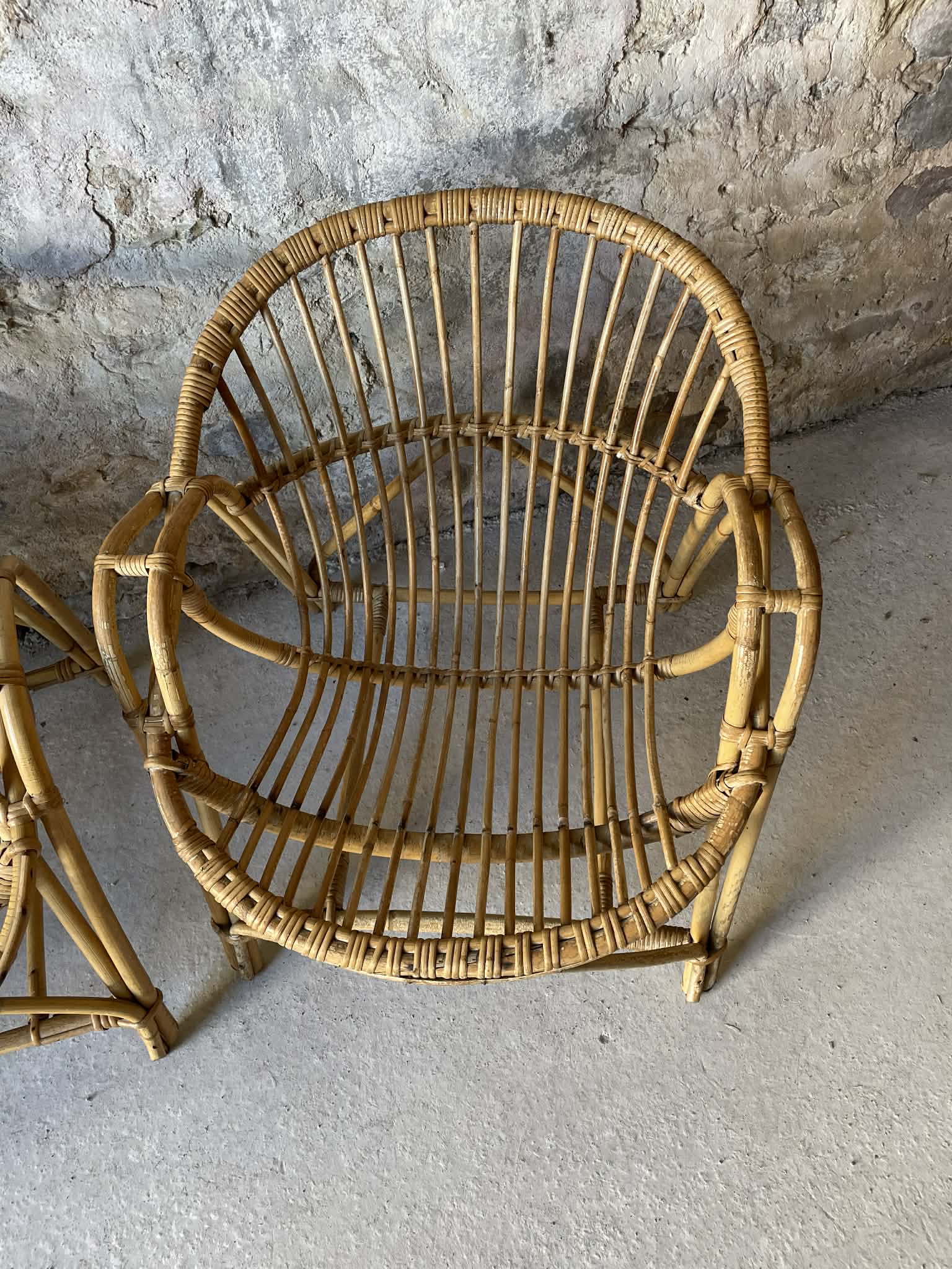 Fauteuil en osier vintage années 70