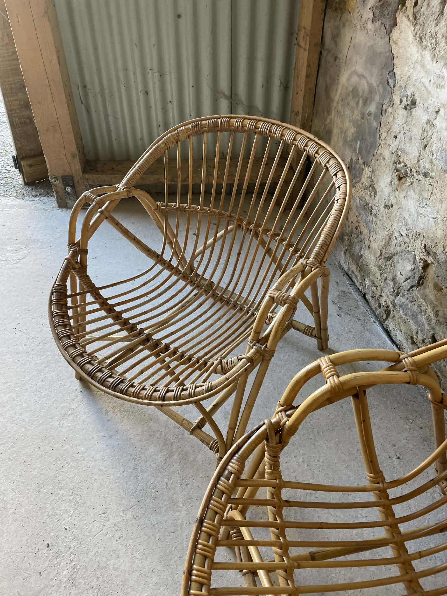 Fauteuil en osier vintage années 70