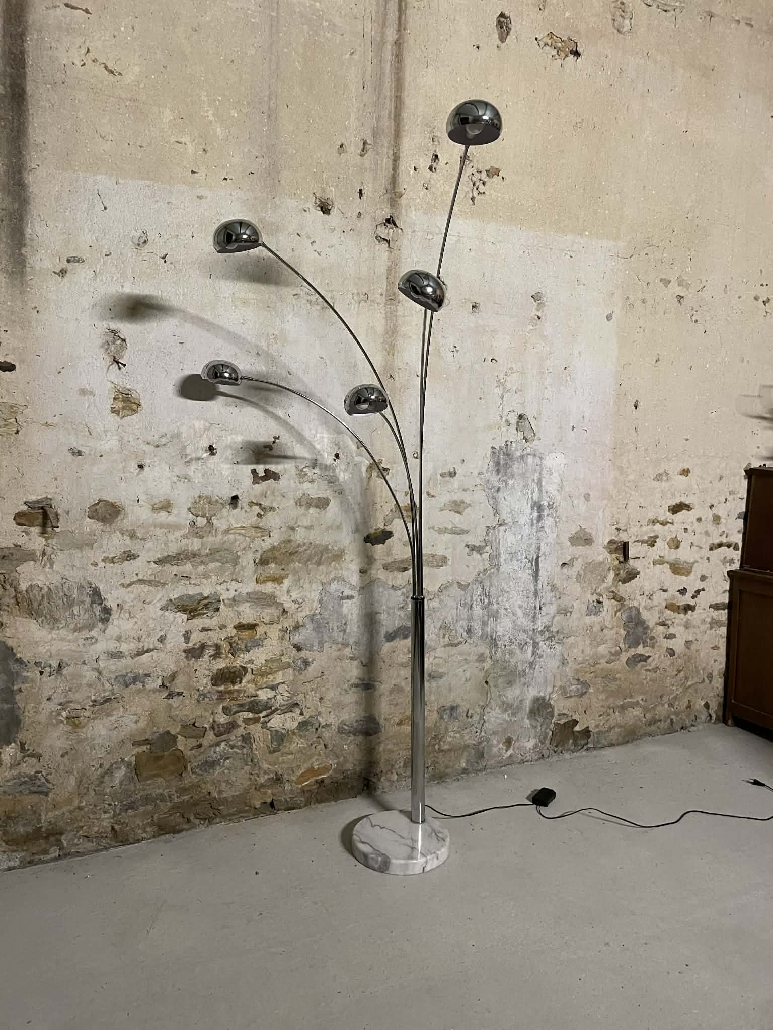 Lampadaire vintage arc chrome et marbre 5 branches années 70