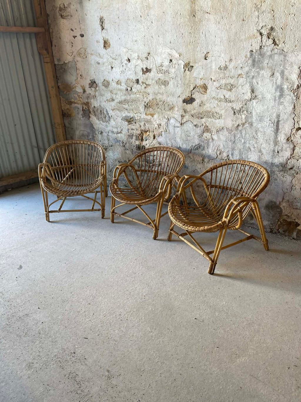 Fauteuil en osier vintage années 70