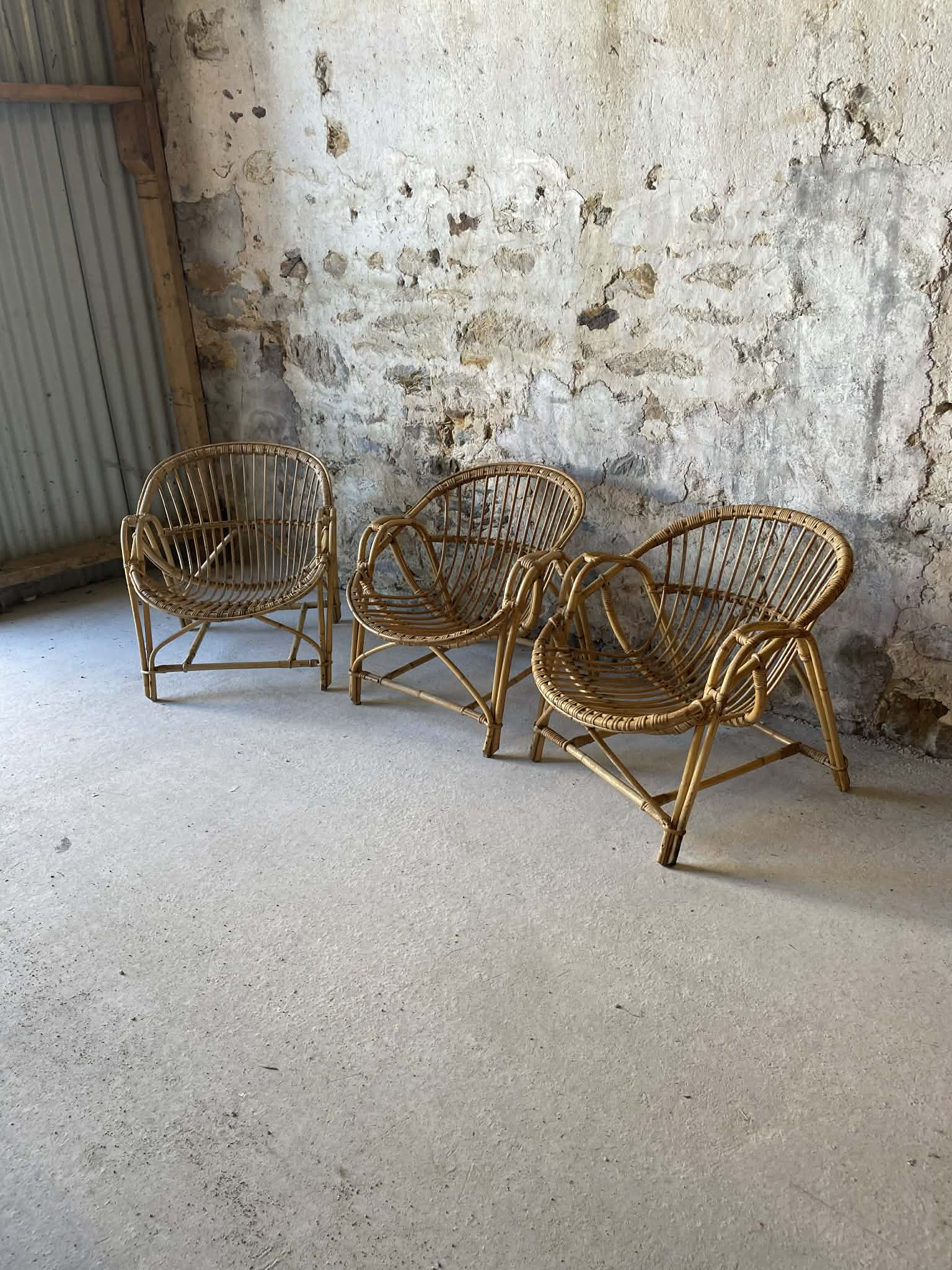 Fauteuil en osier vintage années 70