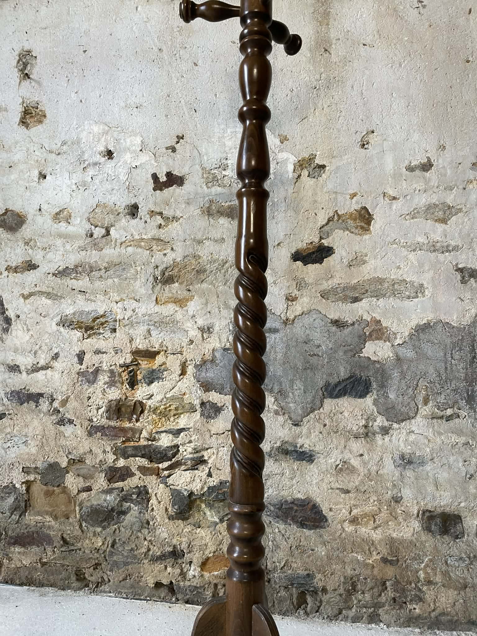Porte-manteau ancien en bois tourné