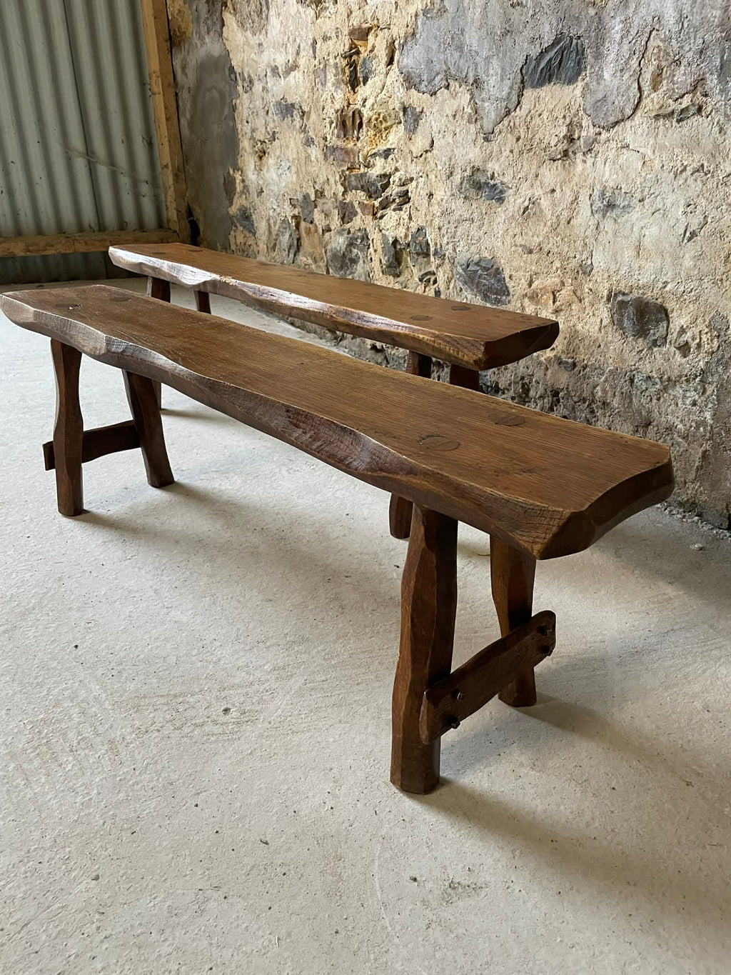 Lot de petits bancs rustiques en chêne massif