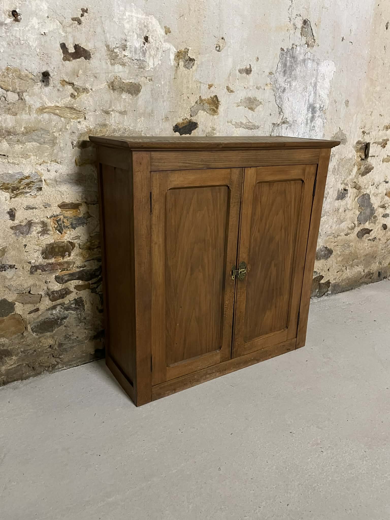 Buffet ancien style parisien