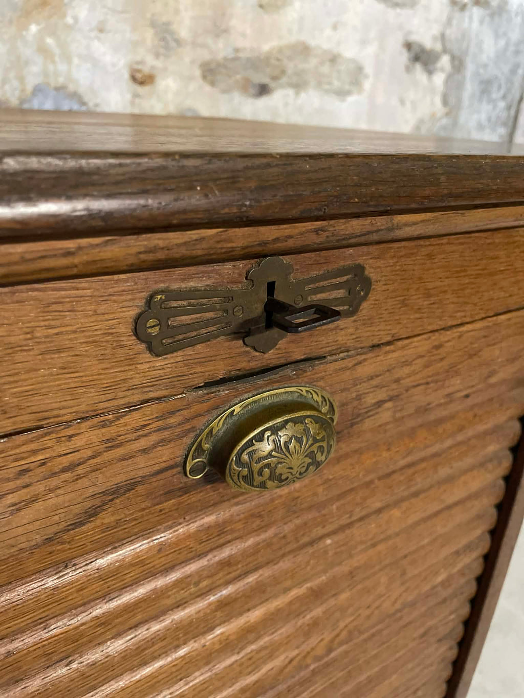 Meuble à rideau vintage en bois