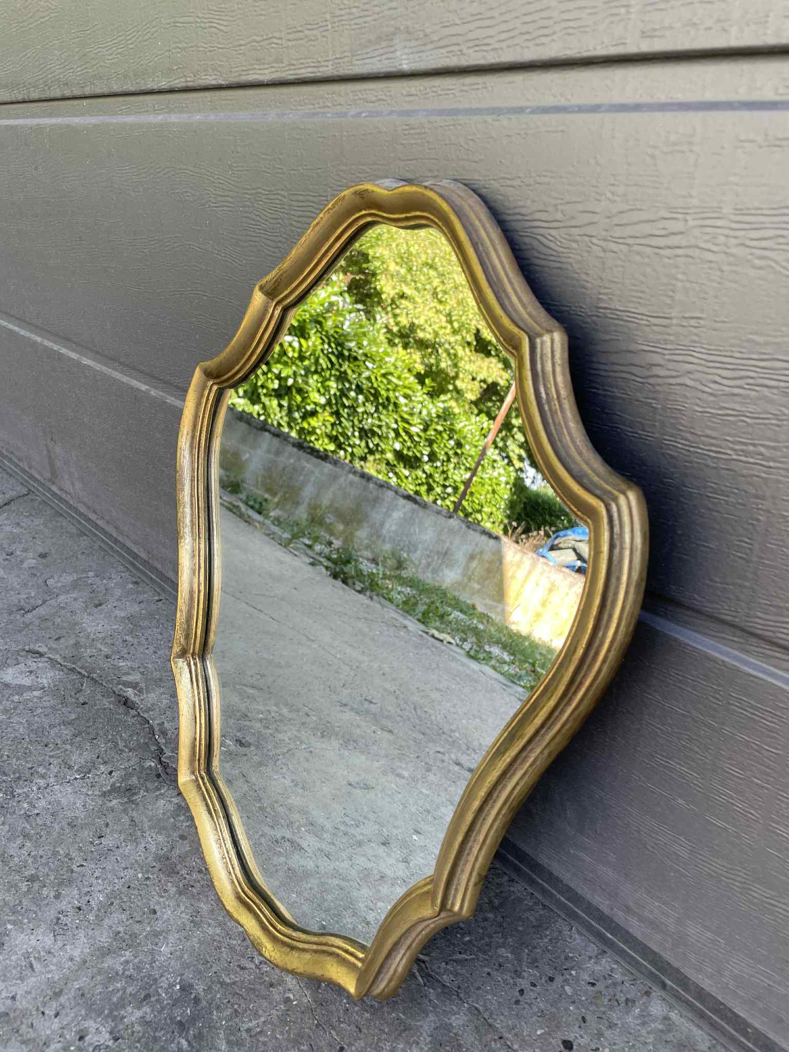 Miroir doré ancien