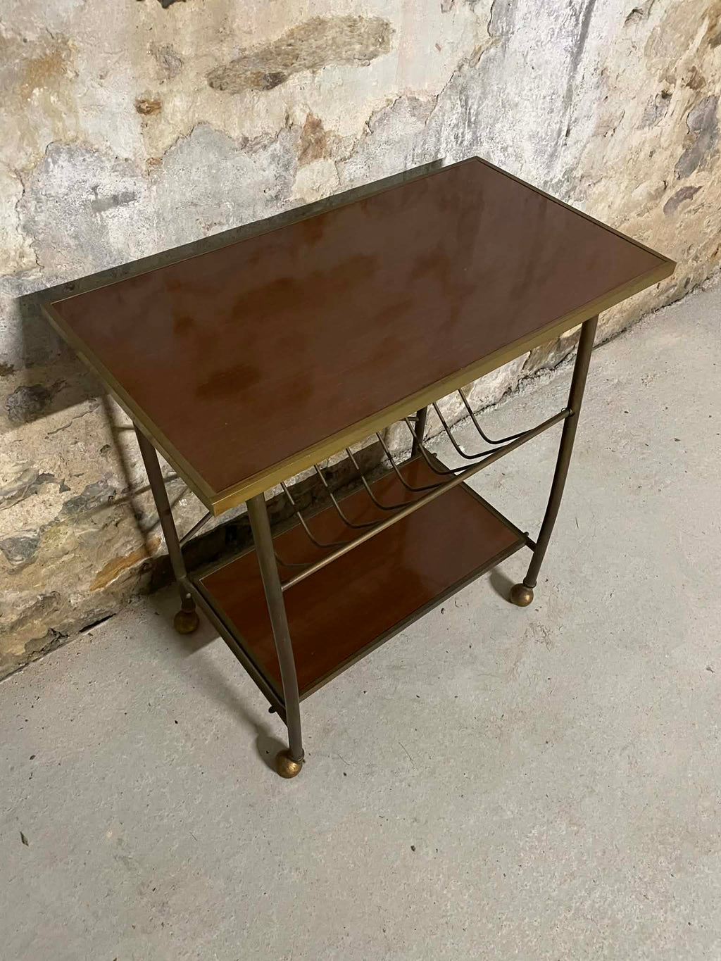 Table d’appoint vintage avec porte-revues/vinyles