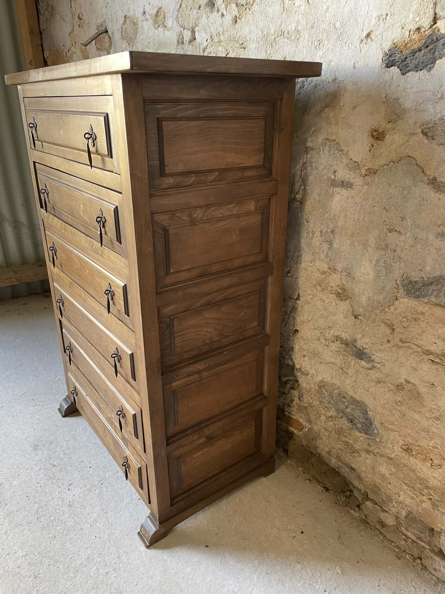 Commode écossaise en bois d’olivier – 6 tiroirs