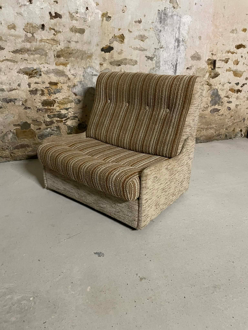 Chauffeuse vintage convertible en lit d’appoint