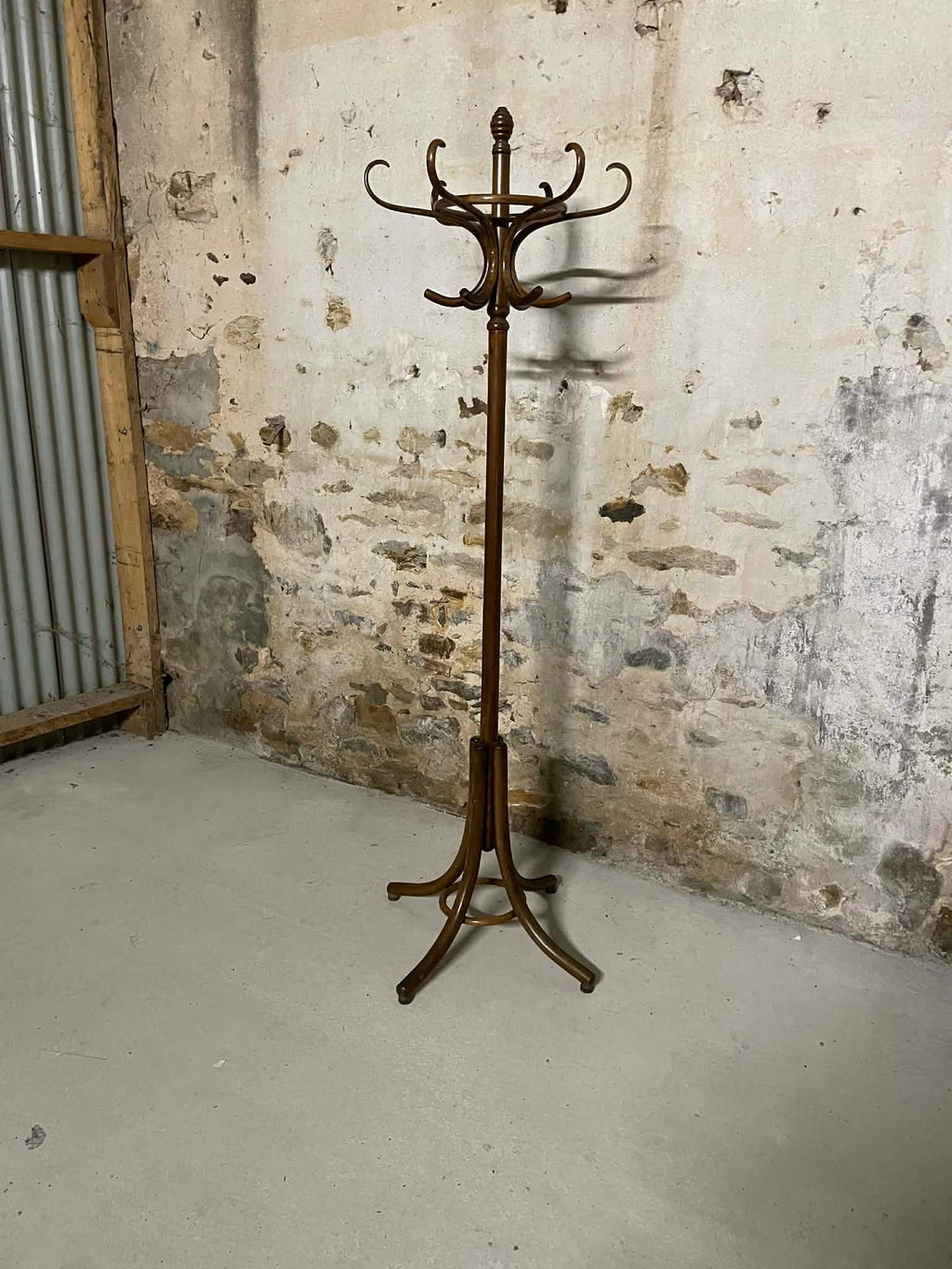 Porte-manteau bois cintré style bistrot Thonet