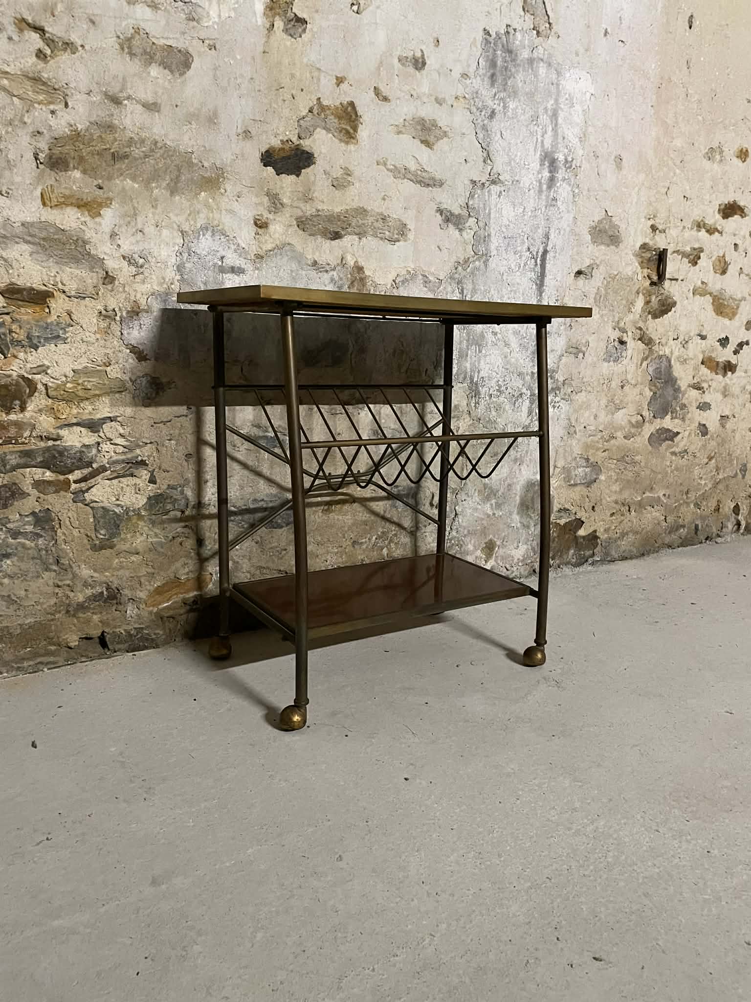 Table d’appoint vintage avec porte-revues/vinyles
